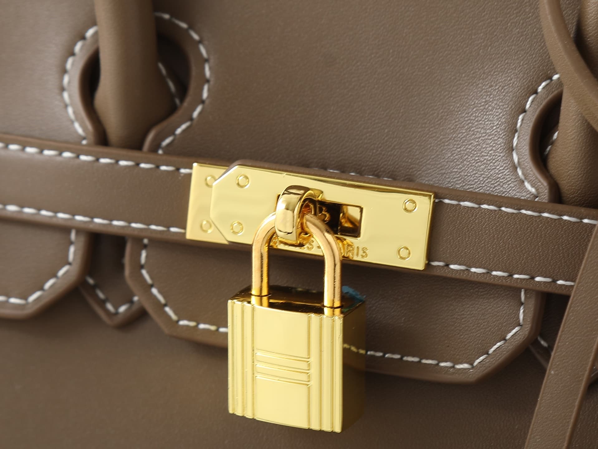 C4934 Medium 300, Small 290, New 11925, Upgraded version of the original model. Hermès platinum flat pattern: white lines; a high-end women’s casual briefcase similar to those found at specialty stores. It’s a crossbody bag with extremely exquisite and el — image 7