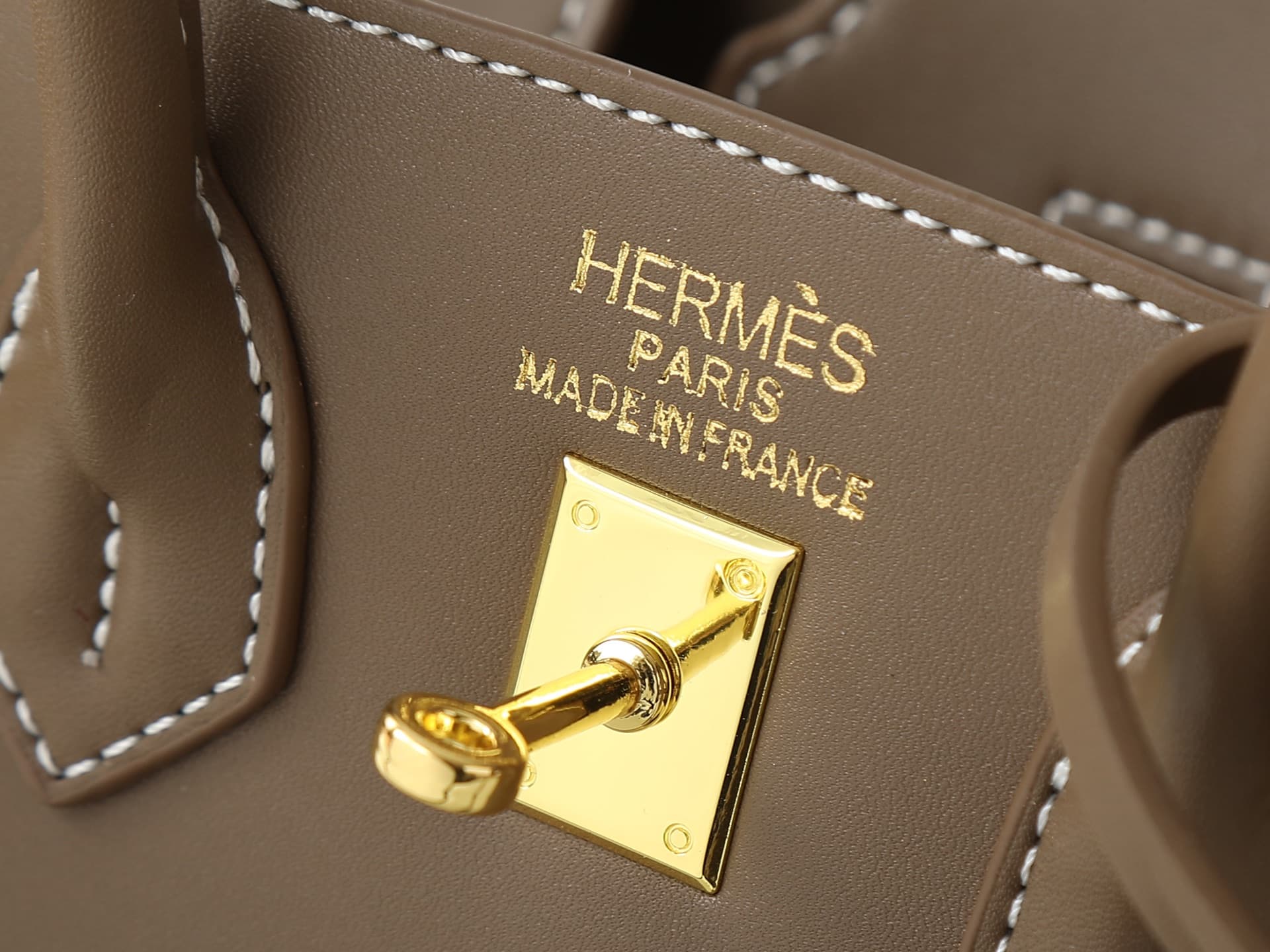 C4934 Medium 300, Small 290, New 11925, Upgraded version of the original model. Hermès platinum flat pattern: white lines; a high-end women’s casual briefcase similar to those found at specialty stores. It’s a crossbody bag with extremely exquisite and el — image 8