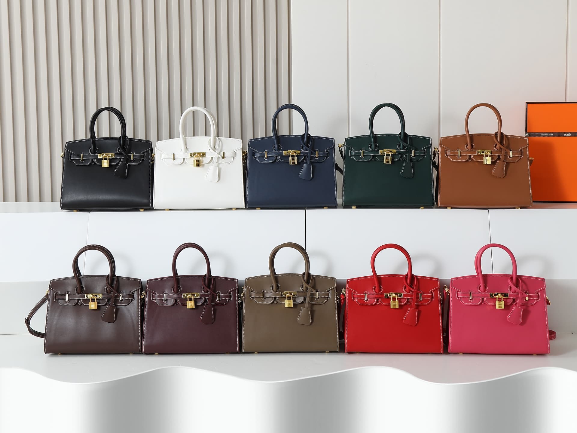 C4930 Hermès platinum 👏👏👏 Small size with gold clasp: 25cm Medium size: 30cm Large size: 35cm10 Color combination image — image 1