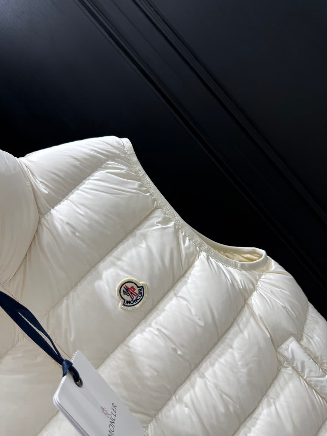 C11037 2026 new autumn/winter down vest 🆕 Original custom hardware components, all imported and specially made. Welcome to compare. Absolutely high quality. Made with top-tier 95 white duck down, ultra soft, with sufficient fluffiness and fullness. Superl — image 4