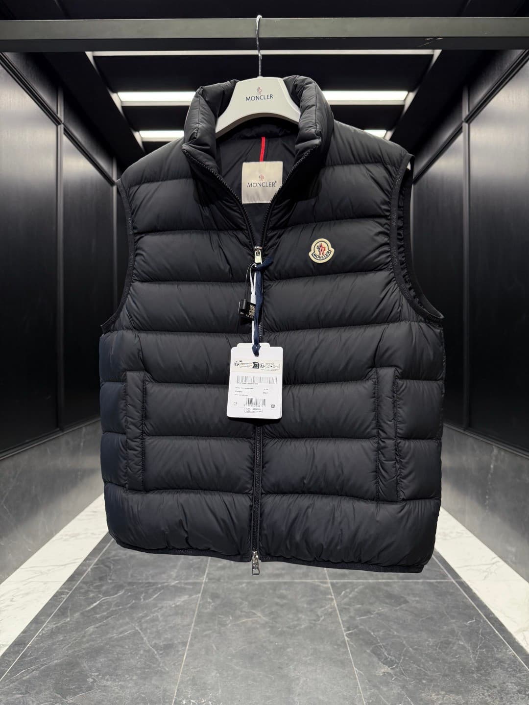 C11038 2026 New fall/winter down vest 🆕 Original custom metal accessories, all imported. Welcome to compare. Absolutely high quality. Made with top-quality 95 white duck down – ultra soft, with ample fluffy filling. Exquisite craftsmanship. Perfect fit. N — image 5