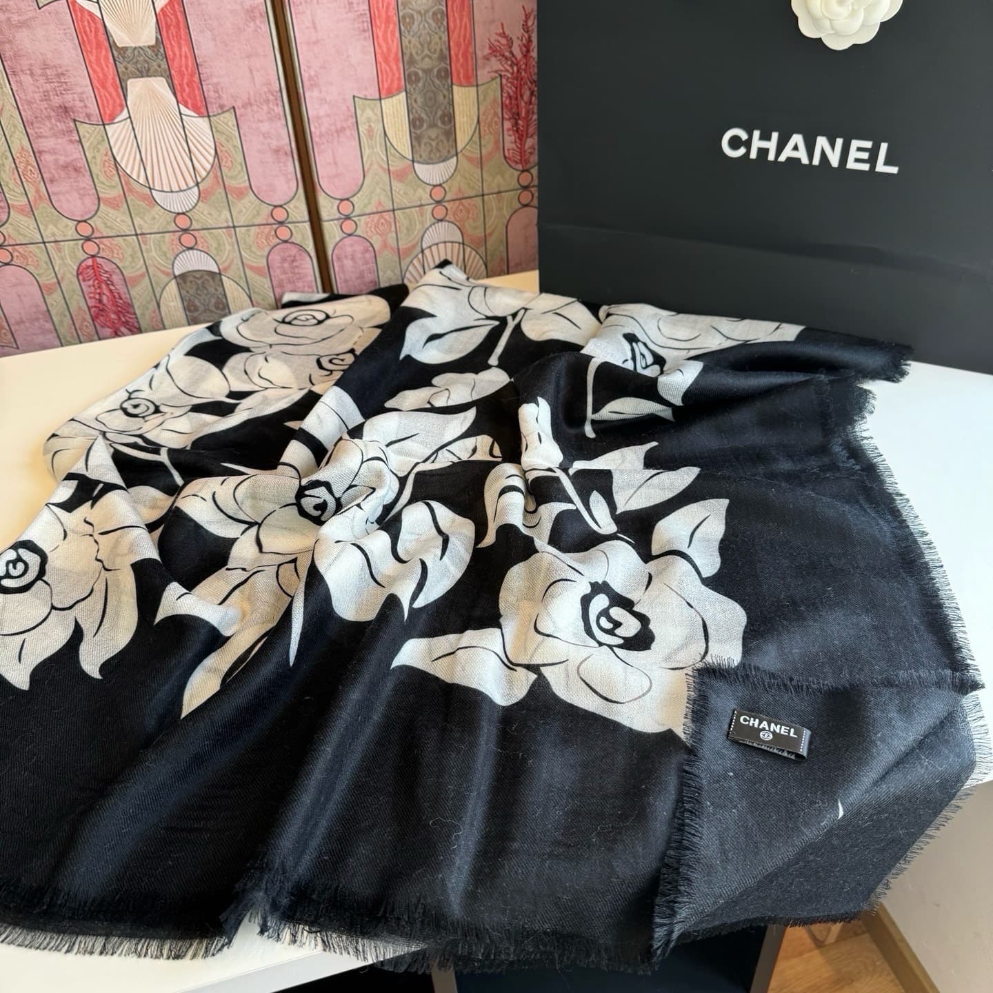 C30731 2026 In 202X, Chanel launched its autumn/winter collection earlier than usual; this item is very popular among women. — image 6