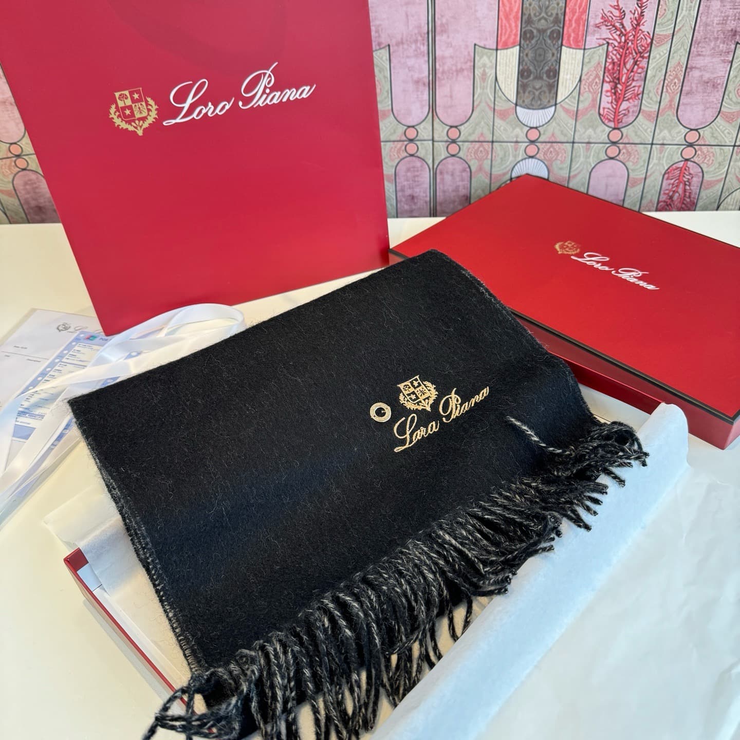 C30713 Loro Piana · Nouyoupania❗️ Available for purchase on the official website. These are leftover items from trading companies. High-quality cashmere scarves and shawls – highly recommended❗ The scarves feature a dual-color pattern; one scarf can be wo — image 4