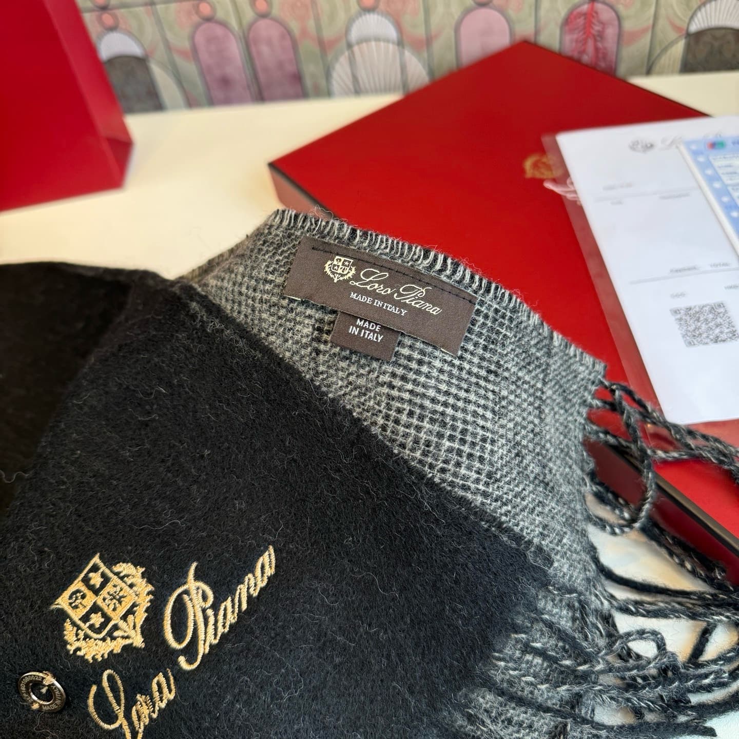 C30713 Loro Piana · Nouyoupania❗️ Available for purchase on the official website. These are leftover items from trading companies. High-quality cashmere scarves and shawls – highly recommended❗ The scarves feature a dual-color pattern; one scarf can be wo — image 8