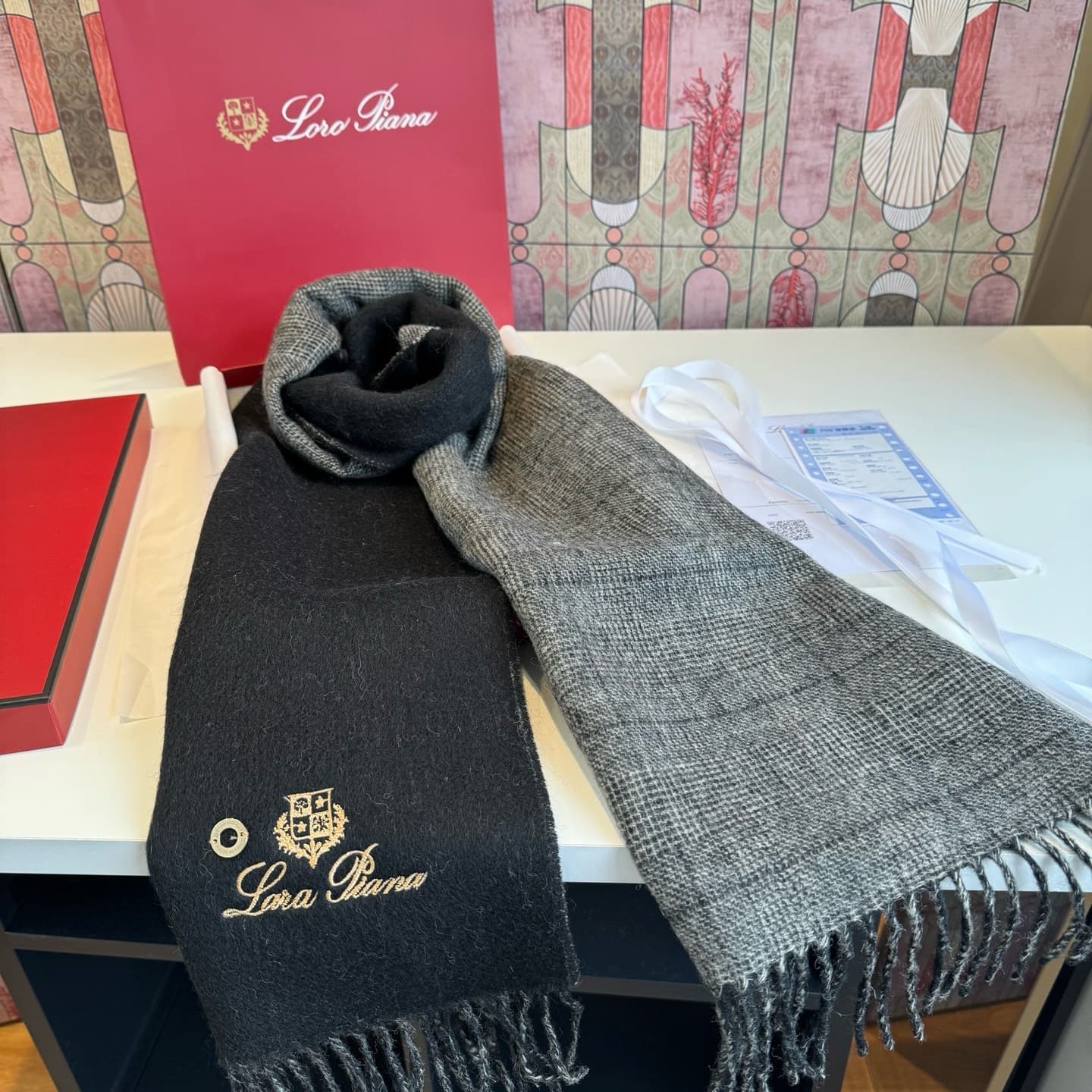 C30713 Loro Piana · Nouyoupania❗️ Available for purchase on the official website. These are leftover items from trading companies. High-quality cashmere scarves and shawls – highly recommended❗ The scarves feature a dual-color pattern; one scarf can be wo — image 3