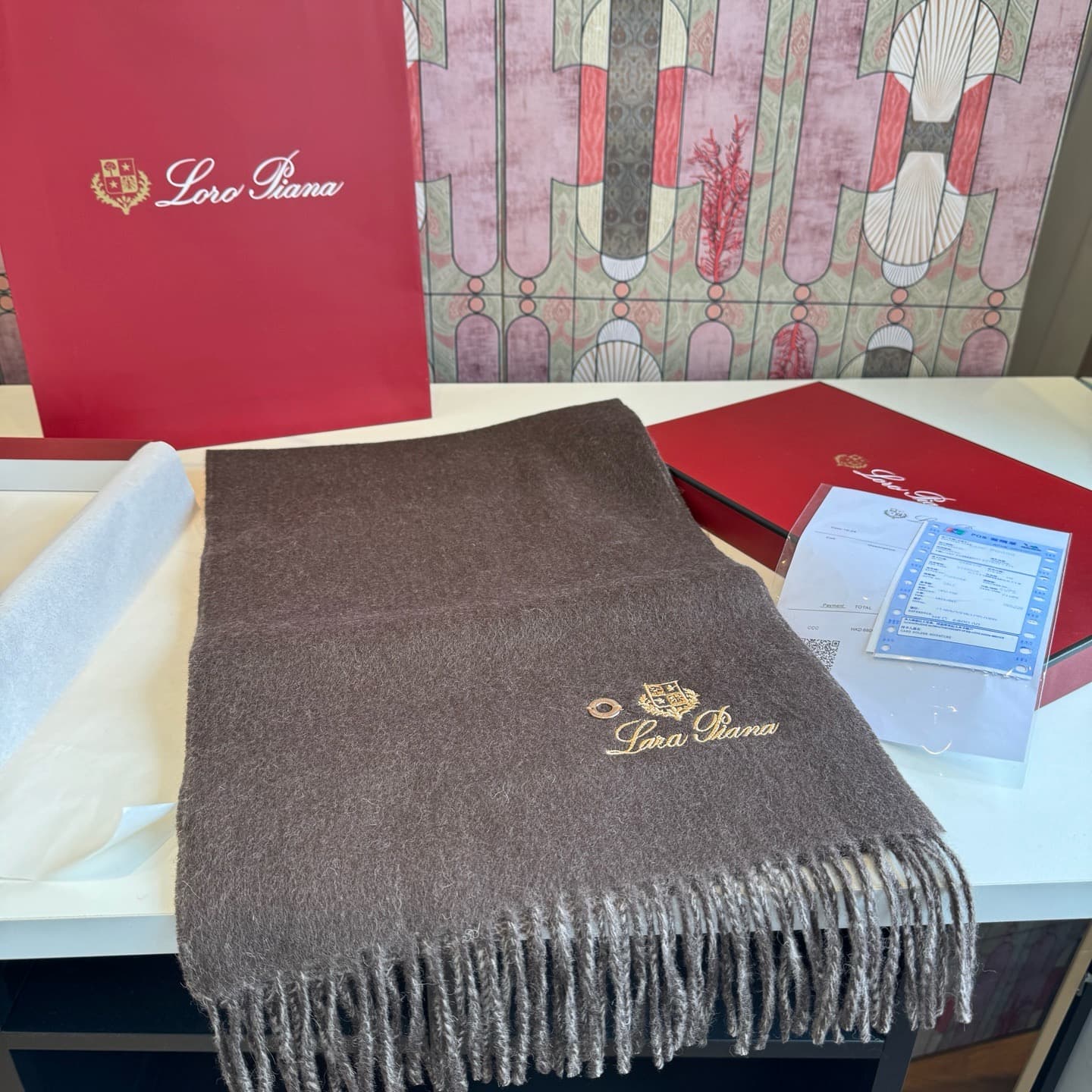 C30712 Loro Piana · Nooyoupania❗️Available on the official website as well. Remnants from trading companies. Top-quality cashmere scarves and shawls. Highly recommended❗The scarf features a dual-color pattern; one scarf can be worn in two different styles — image 7