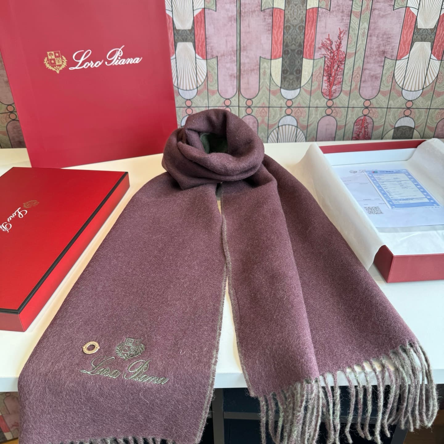 C30710 Loro Piana · Nooyoupianya❗️Available on the official website as leftover stock from trading companies. High-quality cashmere scarves and shawls – highly recommended❗The scarves feature a dual-color pattern; one scarf can be worn in two different st — image 8