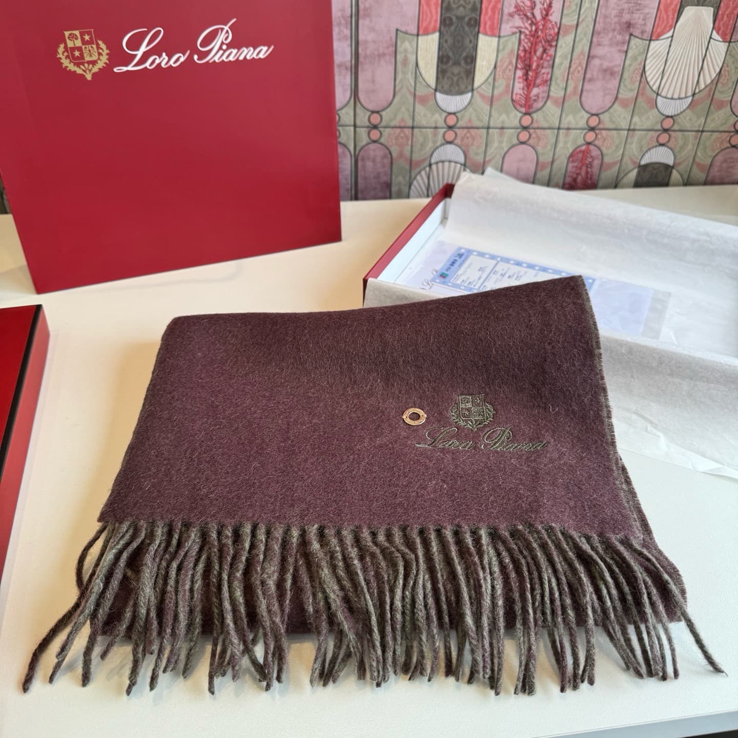 C30710 Loro Piana · Nooyoupianya❗️Available on the official website as leftover stock from trading companies. High-quality cashmere scarves and shawls – highly recommended❗The scarves feature a dual-color pattern; one scarf can be worn in two different st — image 5