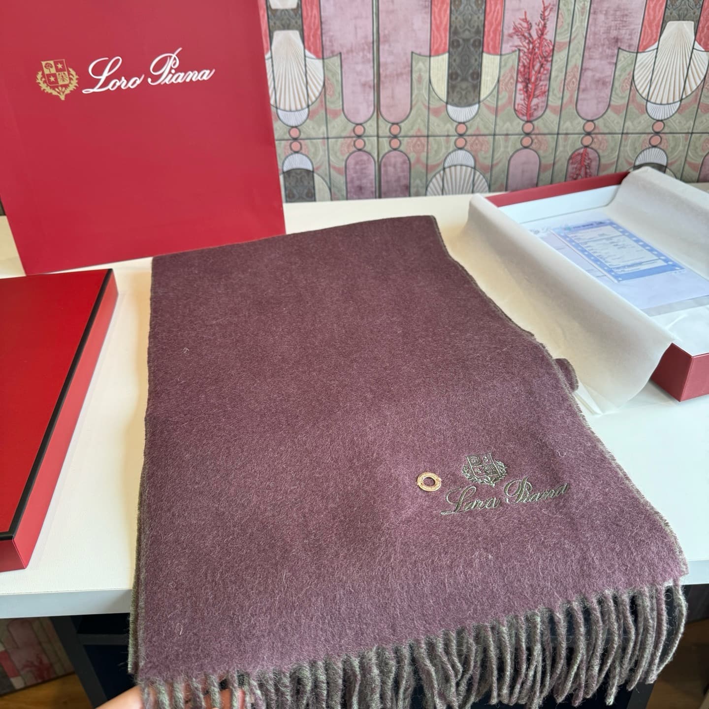 C30710 Loro Piana · Nooyoupianya❗️Available on the official website as leftover stock from trading companies. High-quality cashmere scarves and shawls – highly recommended❗The scarves feature a dual-color pattern; one scarf can be worn in two different st — image 6
