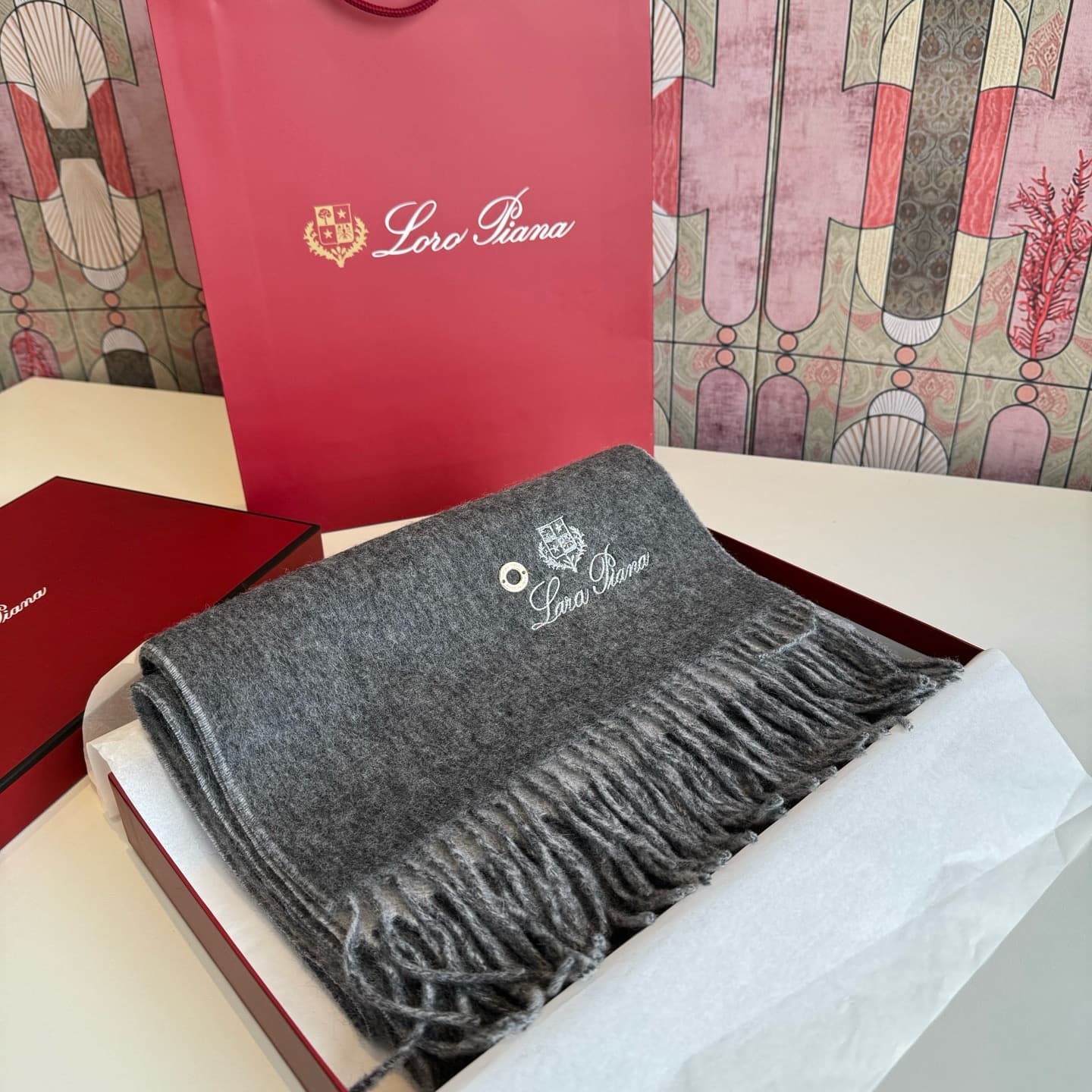 C30709 Loro Piana · Nooyoupania❗️ Available for purchase on the official website. These are leftover items from trading companies. They are top-quality cashmere scarves and shawls. Highly recommended❗ The scarves feature two contrasting colors; one scarf  — image 3