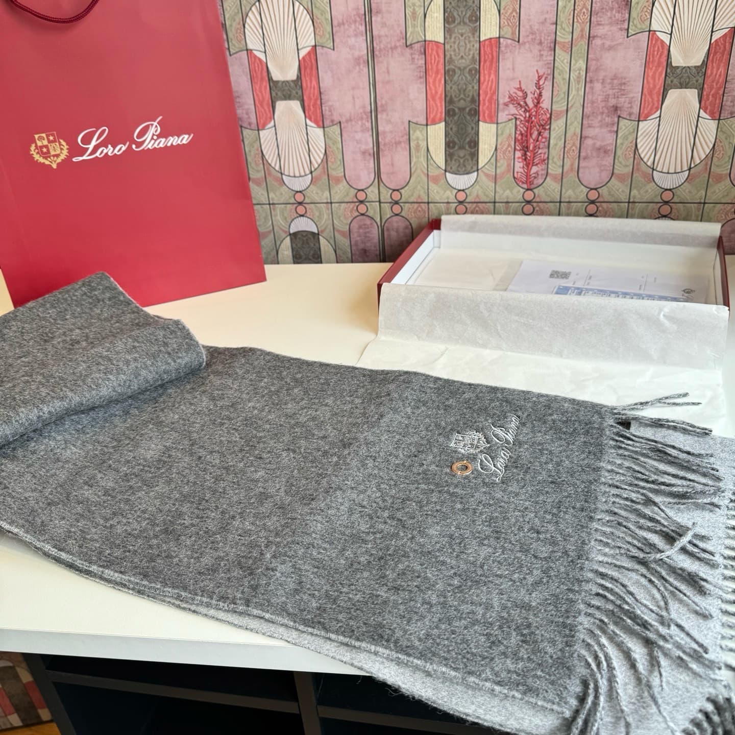 C30709 Loro Piana · Nooyoupania❗️ Available for purchase on the official website. These are leftover items from trading companies. They are top-quality cashmere scarves and shawls. Highly recommended❗ The scarves feature two contrasting colors; one scarf  — image 5