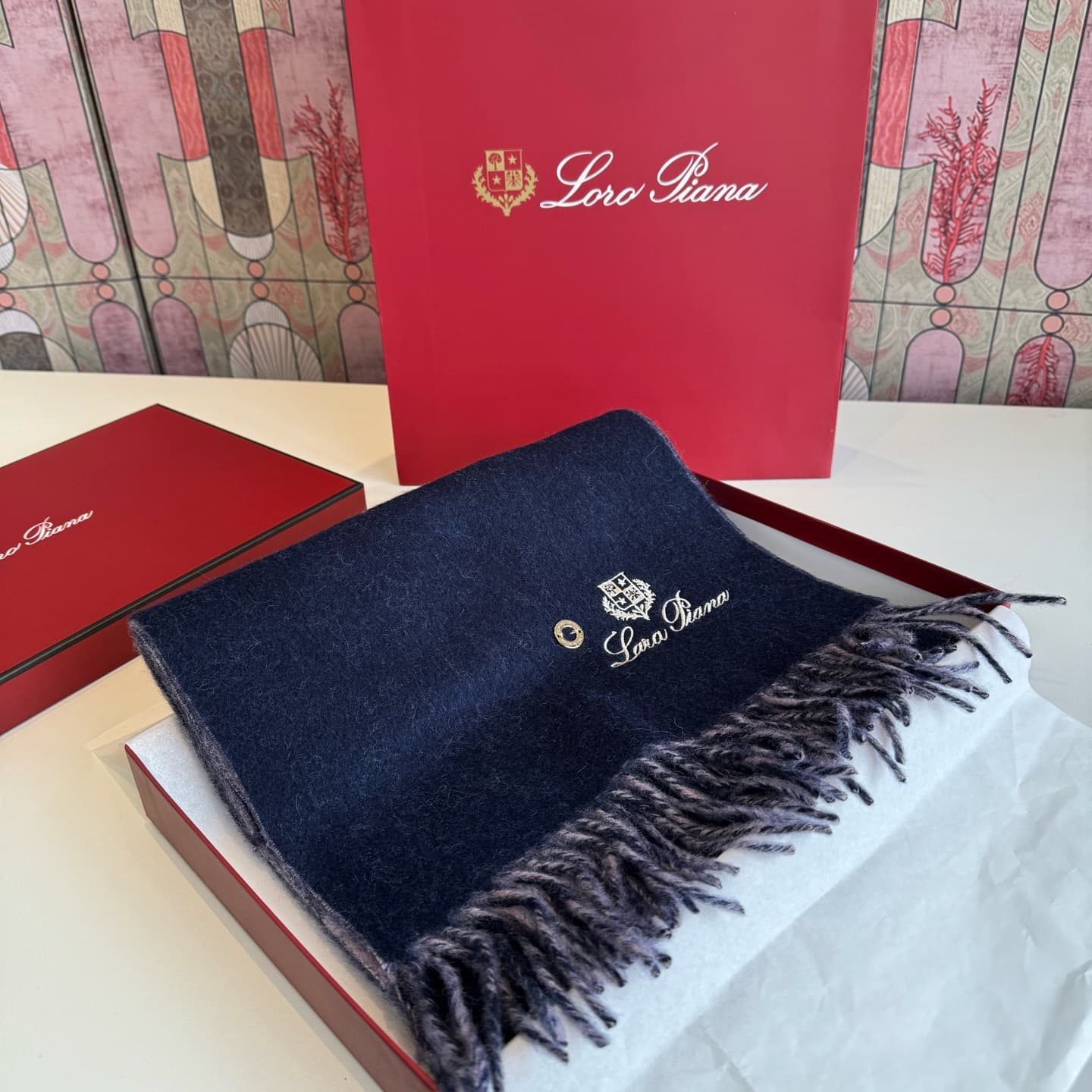 C30708 Loro Piana · Nooyoupania❗️ Available for purchase on the official website. This is leftover stock from trading companies. It’s a high-quality cashmere scarf and shawl. Highly recommended❗ The scarf features two different color schemes; one scarf ca — image 2