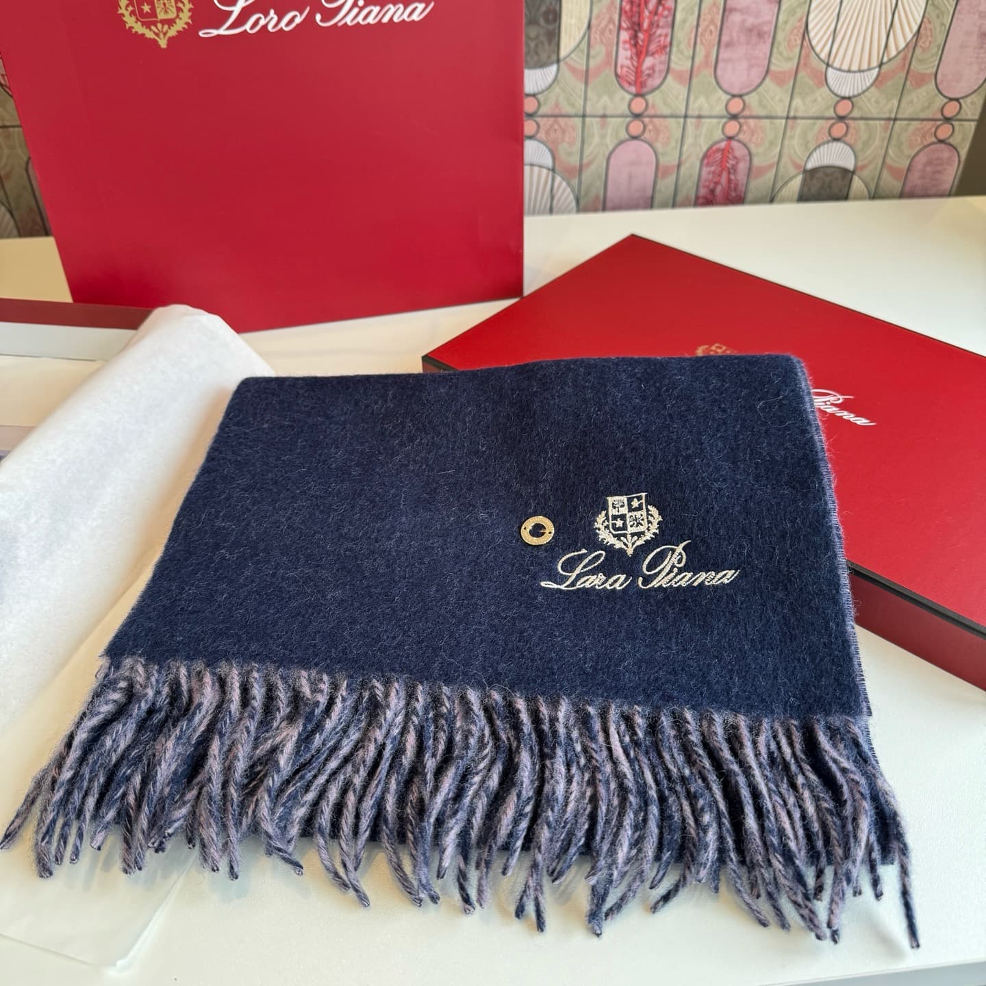 C30708 Loro Piana · Nooyoupania❗️ Available for purchase on the official website. This is leftover stock from trading companies. It’s a high-quality cashmere scarf and shawl. Highly recommended❗ The scarf features two different color schemes; one scarf ca — image 4