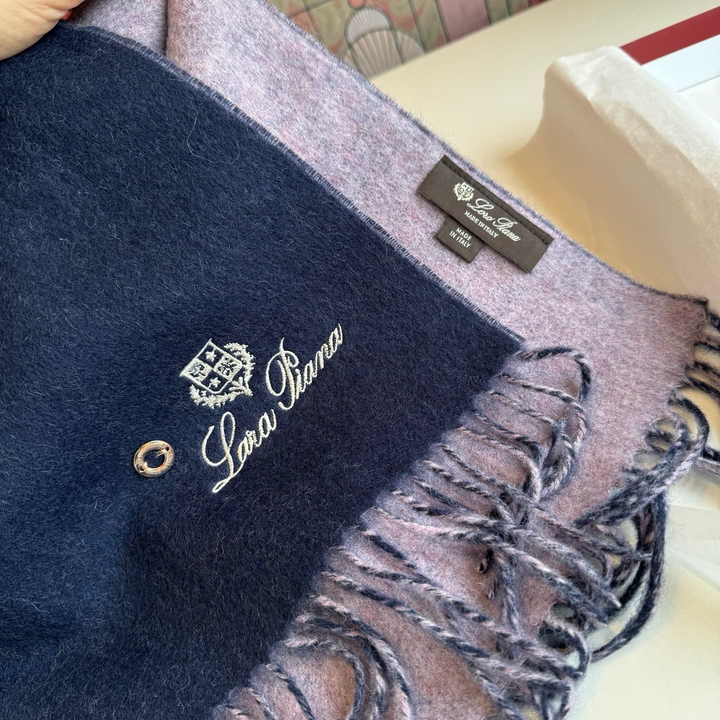 C30708 Loro Piana · Nooyoupania❗️ Available for purchase on the official website. This is leftover stock from trading companies. It’s a high-quality cashmere scarf and shawl. Highly recommended❗ The scarf features two different color schemes; one scarf ca — image 6