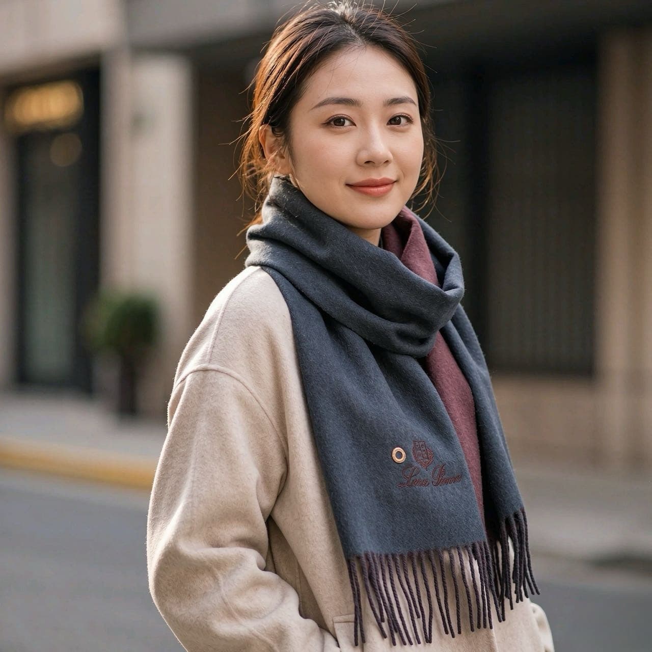 C30707 Loro Piana · Nooyoupanya❗️ Available for purchase on the official website. These are leftover items from trading companies. They are high-quality cashmere scarves and shawls. Highly recommended❗ The scarves feature a dual-color design; one scarf ca — image 1