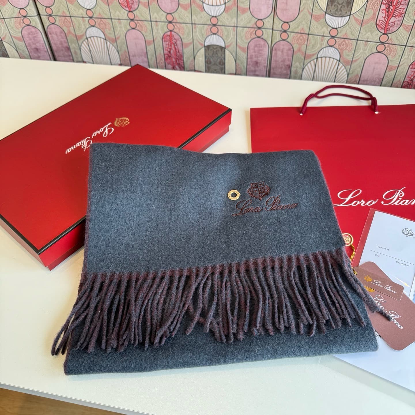 C30707 Loro Piana · Nooyoupanya❗️ Available for purchase on the official website. These are leftover items from trading companies. They are high-quality cashmere scarves and shawls. Highly recommended❗ The scarves feature a dual-color design; one scarf ca — image 3