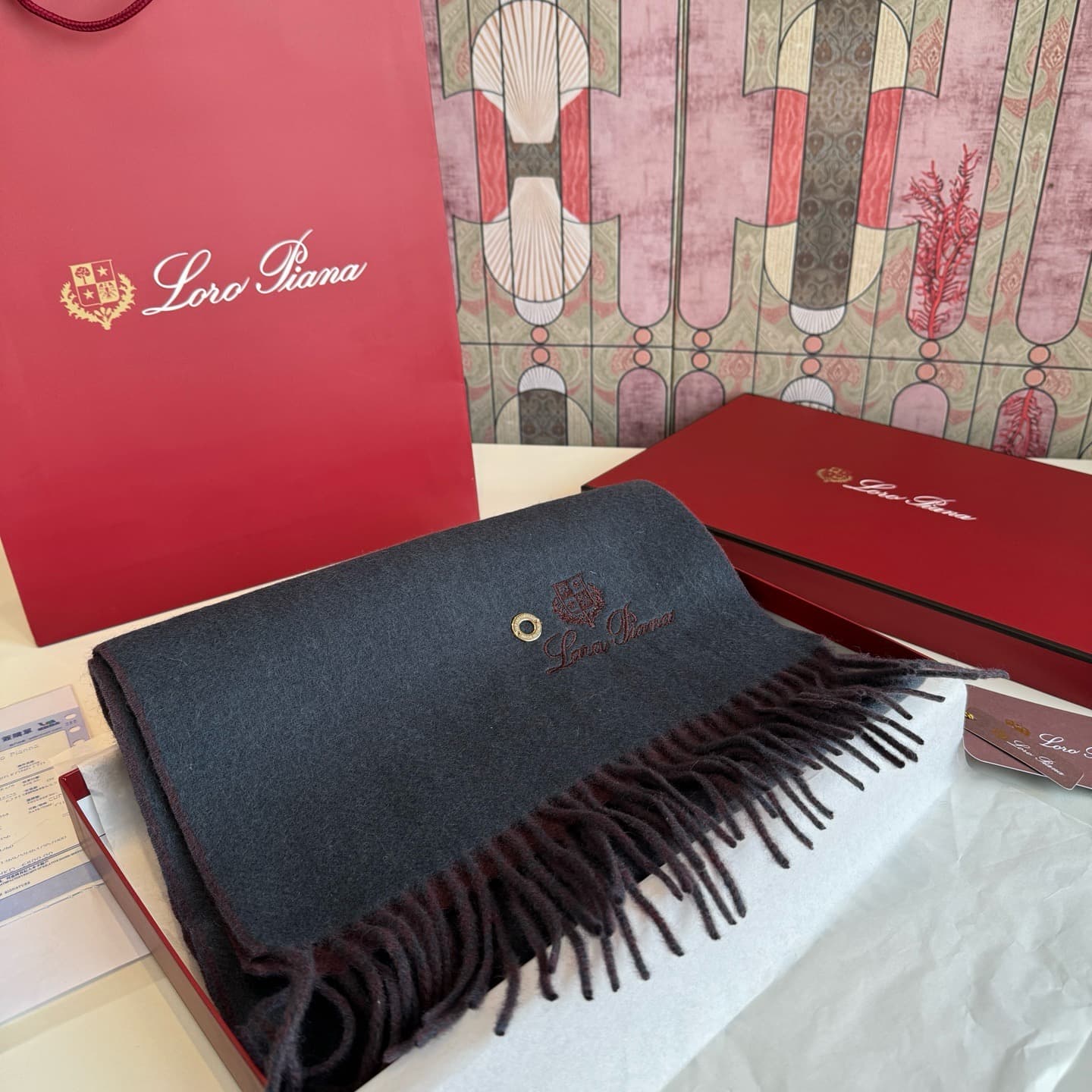 C30707 Loro Piana · Nooyoupanya❗️ Available for purchase on the official website. These are leftover items from trading companies. They are high-quality cashmere scarves and shawls. Highly recommended❗ The scarves feature a dual-color design; one scarf ca — image 5