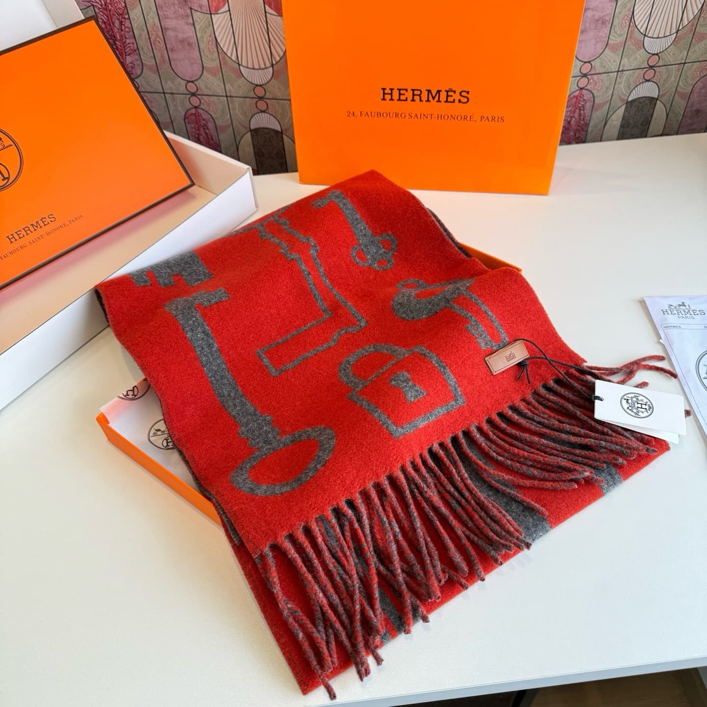 C30706 【New model key-shaped double-sided cashmere scarf】 Highly recommended – a rare high-end product! A great gift for family members. It’s a truly excellent men’s scarf. The fabric is excellent; it’s very soft and comfortable, with slight ripples. The  — image 3