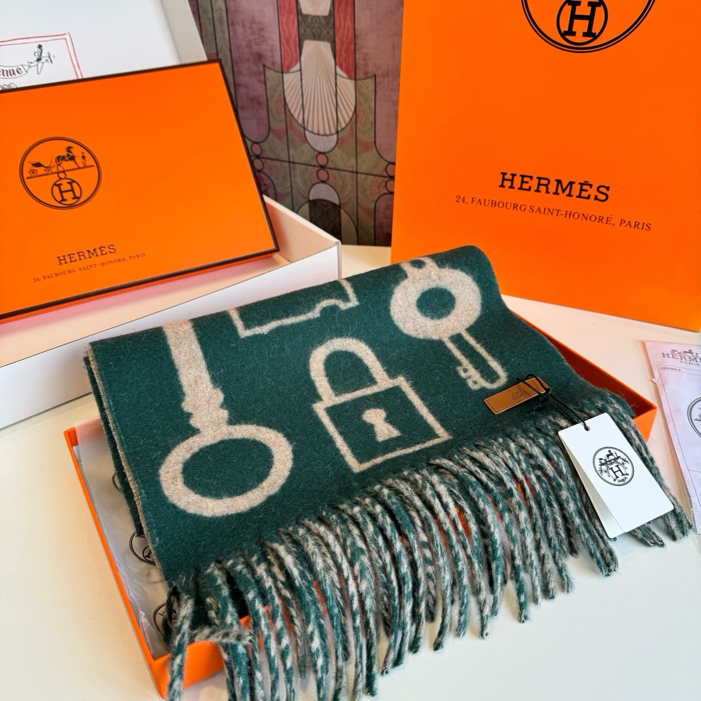C30704 【New Model Key-Style Double-Sided Cashmere Scarf】 Highly recommended; a rare high-end product! A great gift for family members. It’s a very nice men’s scarf – the fabric is excellent, soft, and comfortable; it has a slight water-like texture. The d — image 6