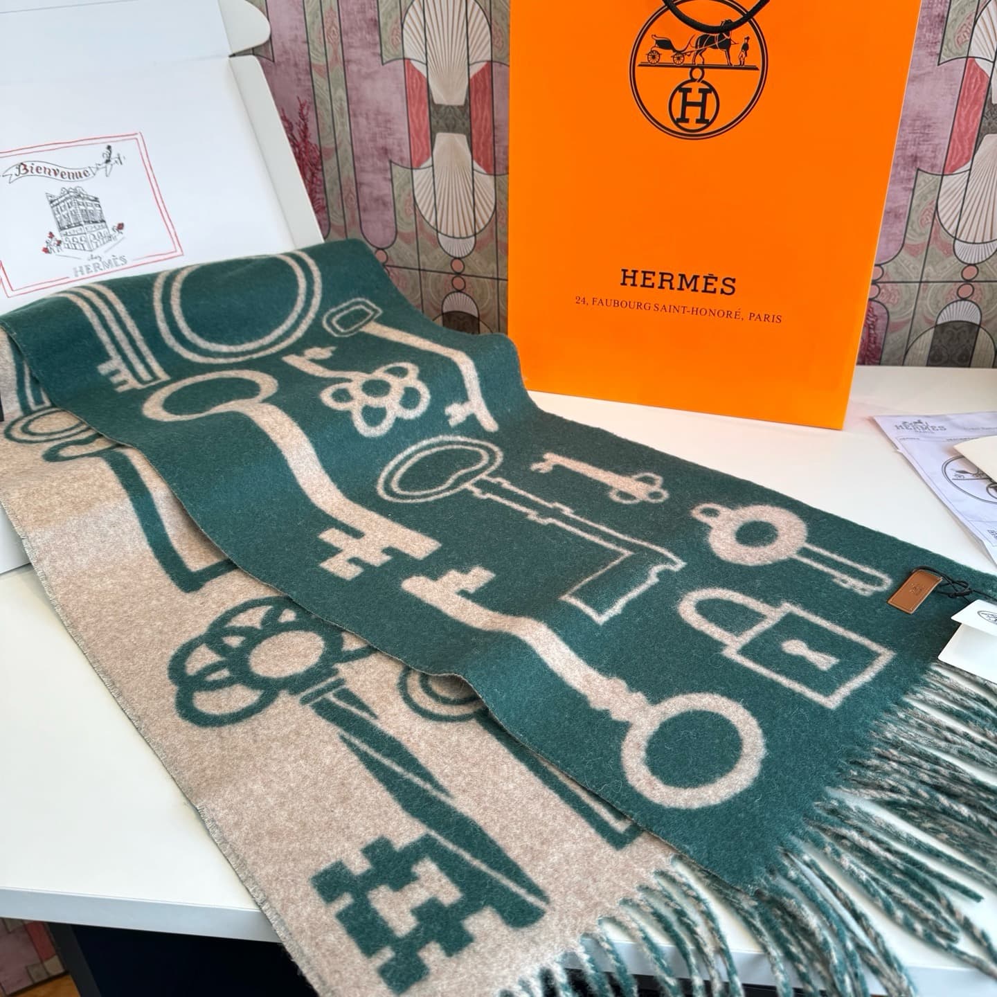 C30704 【New Model Key-Style Double-Sided Cashmere Scarf】 Highly recommended; a rare high-end product! A great gift for family members. It’s a very nice men’s scarf – the fabric is excellent, soft, and comfortable; it has a slight water-like texture. The d — image 5