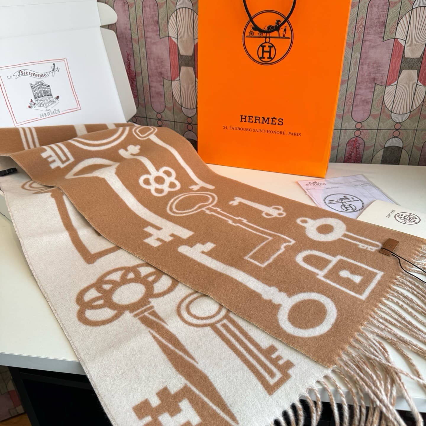 C30703 【New model key-shaped double-sided cashmere scarf】 Absolutely wonderful! A rare high-end product! A benefit for family members too! A truly excellent men’s scarf~ The fabric is excellent; it’s very soft and comfortable, with a slight water ripple p — image 7