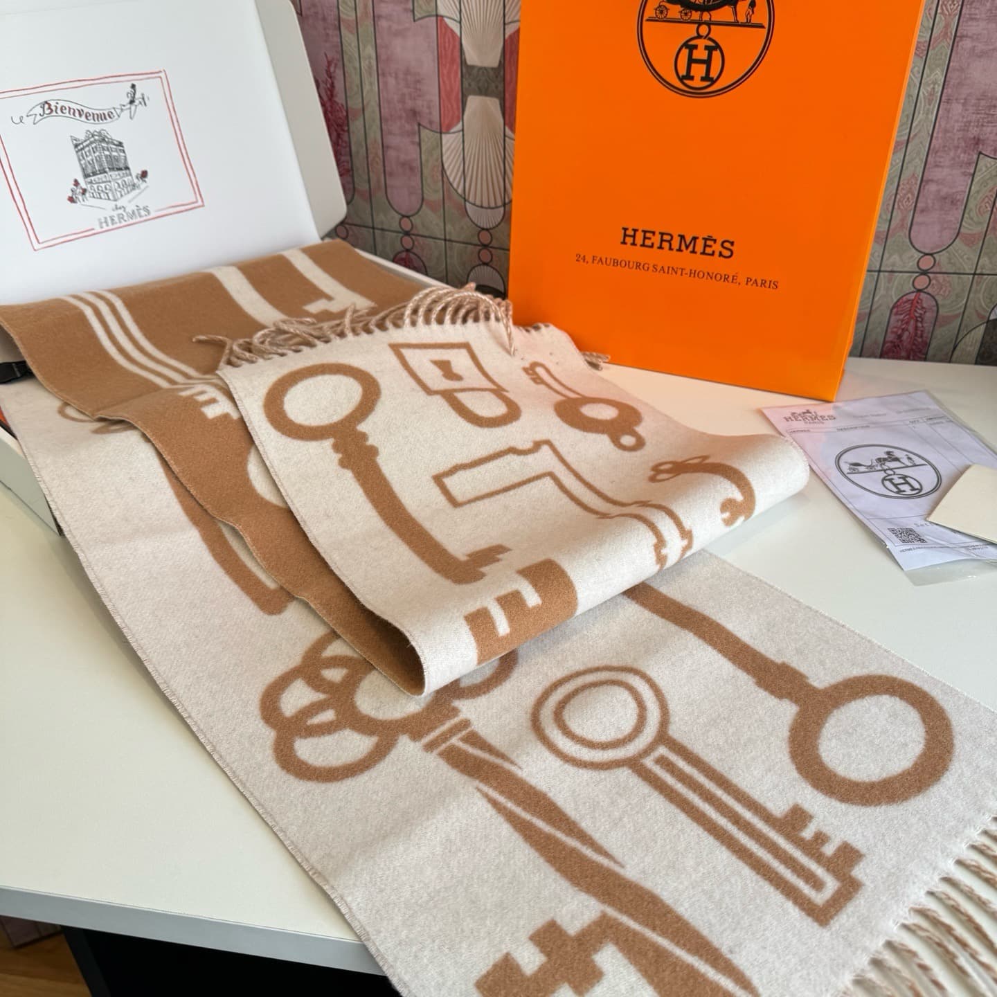 C30703 【New model key-shaped double-sided cashmere scarf】 Absolutely wonderful! A rare high-end product! A benefit for family members too! A truly excellent men’s scarf~ The fabric is excellent; it’s very soft and comfortable, with a slight water ripple p — image 8