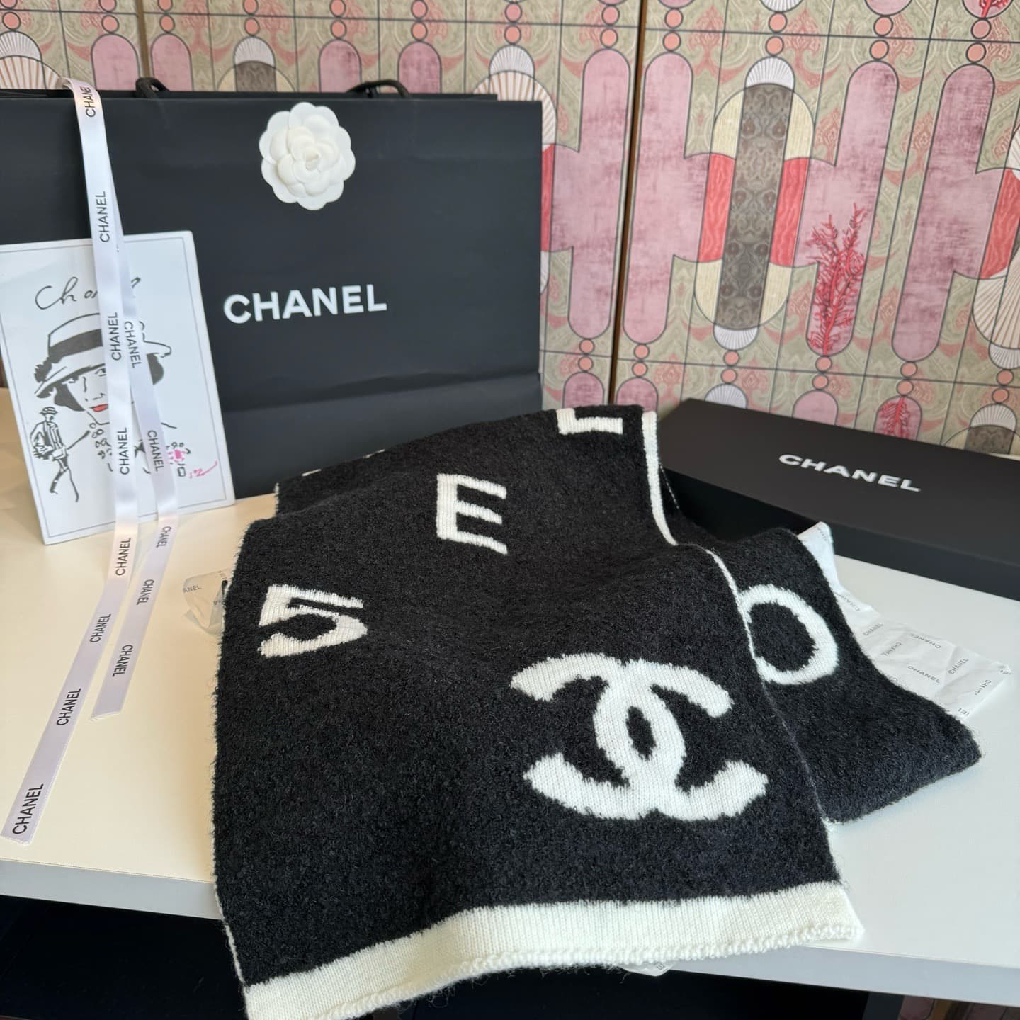 C30701 Chanel’s new collection – “Little Chanel” 💖💖 It’s absolutely stunning! A top-quality product from the brand’s elite line ⮿ The new items are available for purchase. Imported cashmere knit scarves and shawls with decorative patterns ❗ They’re extrem — image 5