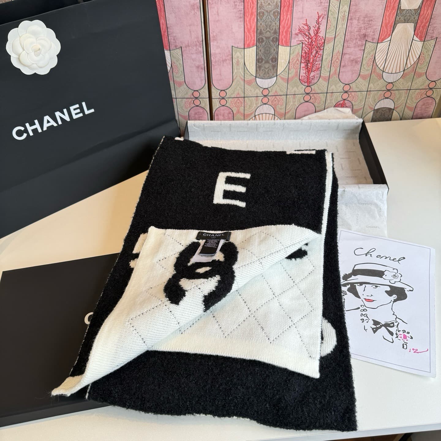 C30701 Chanel’s new collection – “Little Chanel” 💖💖 It’s absolutely stunning! A top-quality product from the brand’s elite line ⮿ The new items are available for purchase. Imported cashmere knit scarves and shawls with decorative patterns ❗ They’re extrem — image 8
