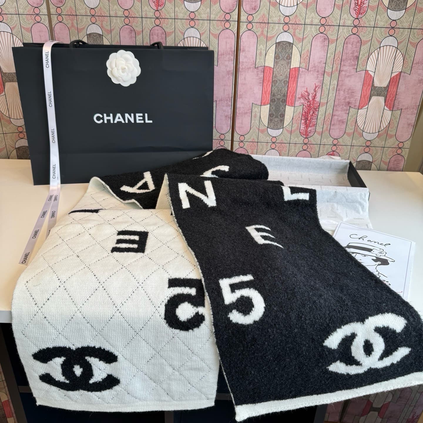 C30701 Chanel’s new collection – “Little Chanel” 💖💖 It’s absolutely stunning! A top-quality product from the brand’s elite line ⮿ The new items are available for purchase. Imported cashmere knit scarves and shawls with decorative patterns ❗ They’re extrem — image 7