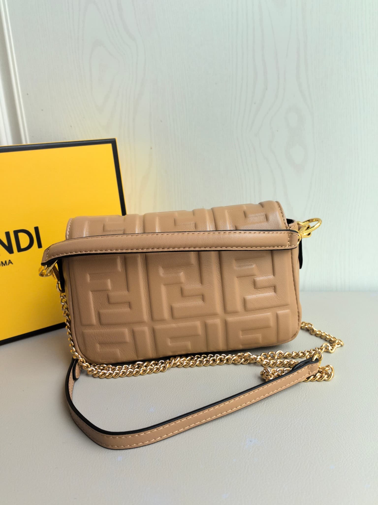 C2920 👑FENDI — image 2