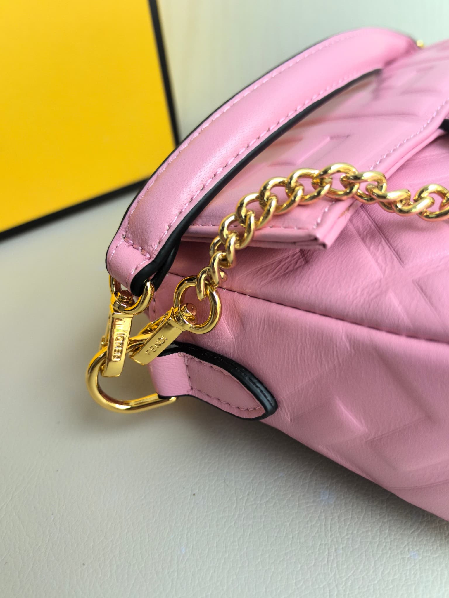 C2919 👑FENDI — image 5