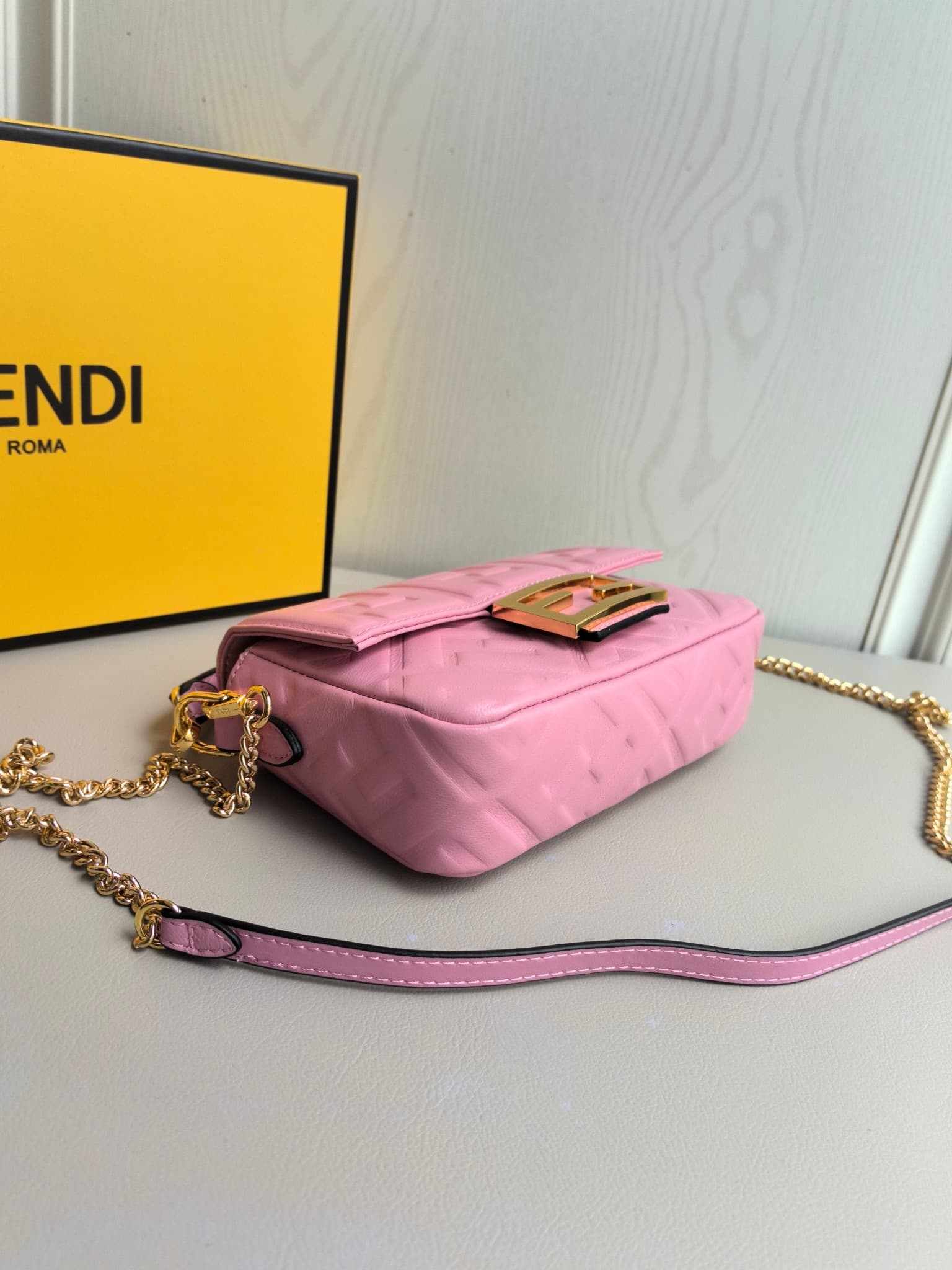 C2919 👑FENDI — image 6