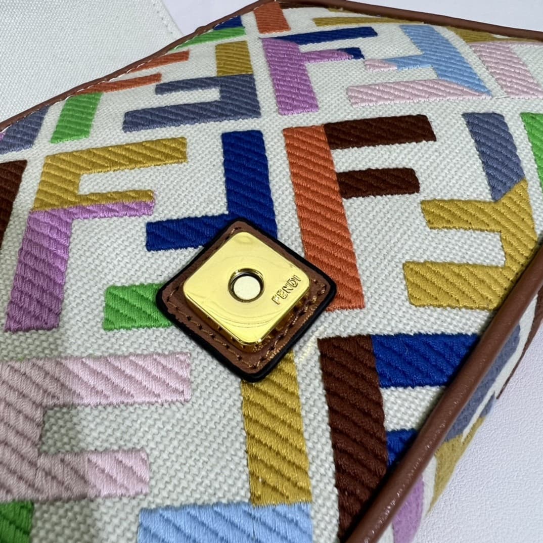 C2916 The Fendi Baguette handbag made of top-quality leather, in its original style: it has a very summery vibe; colorful rainbow🌈F embroidery. This Fendi Baguette bag is definitely a trendy item for this summer! It looks great when worn; it’s also very p — image 8