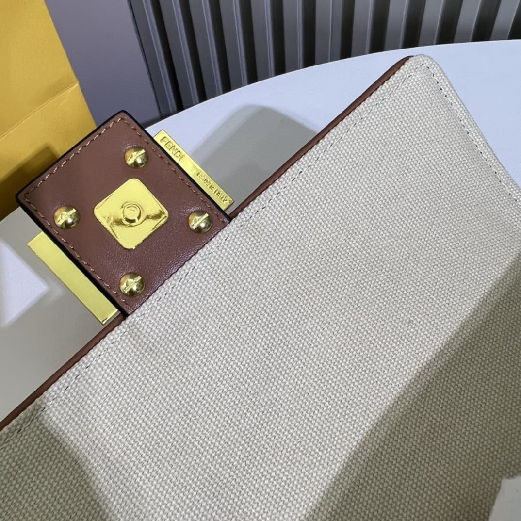 C2915 The Fendi Baguette handbag made of top-quality leather, in its original style: it has a very summery look; colorful rainbow🌈F embroidery. This Fendi Baguette bag is definitely a trendy item this summer! It looks great when worn; it’s also very popul — image 7