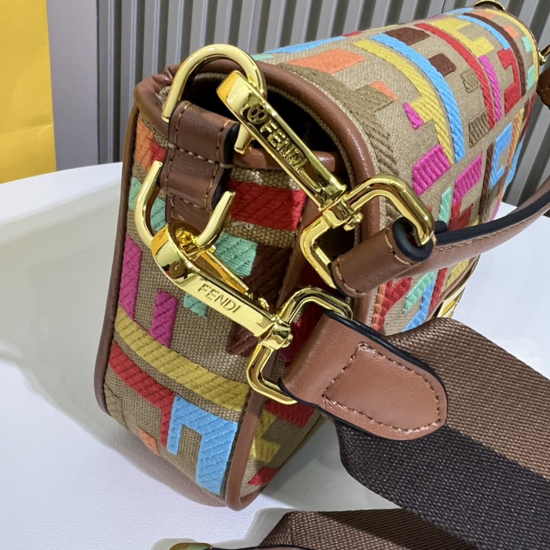 C2914 The Fendi Baguette handbag made of top-quality leather is available in stock – it has a very summery style; the embroidery colors are vibrant like a rainbow🌈. This Fendi Baguette bag is definitely a must-have fashion item this summer! It looks great — image 6