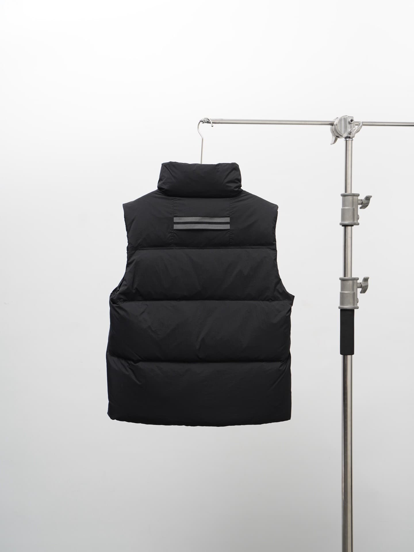 C11065 Canada Goose, Lawrence down vest (high version) — image 2