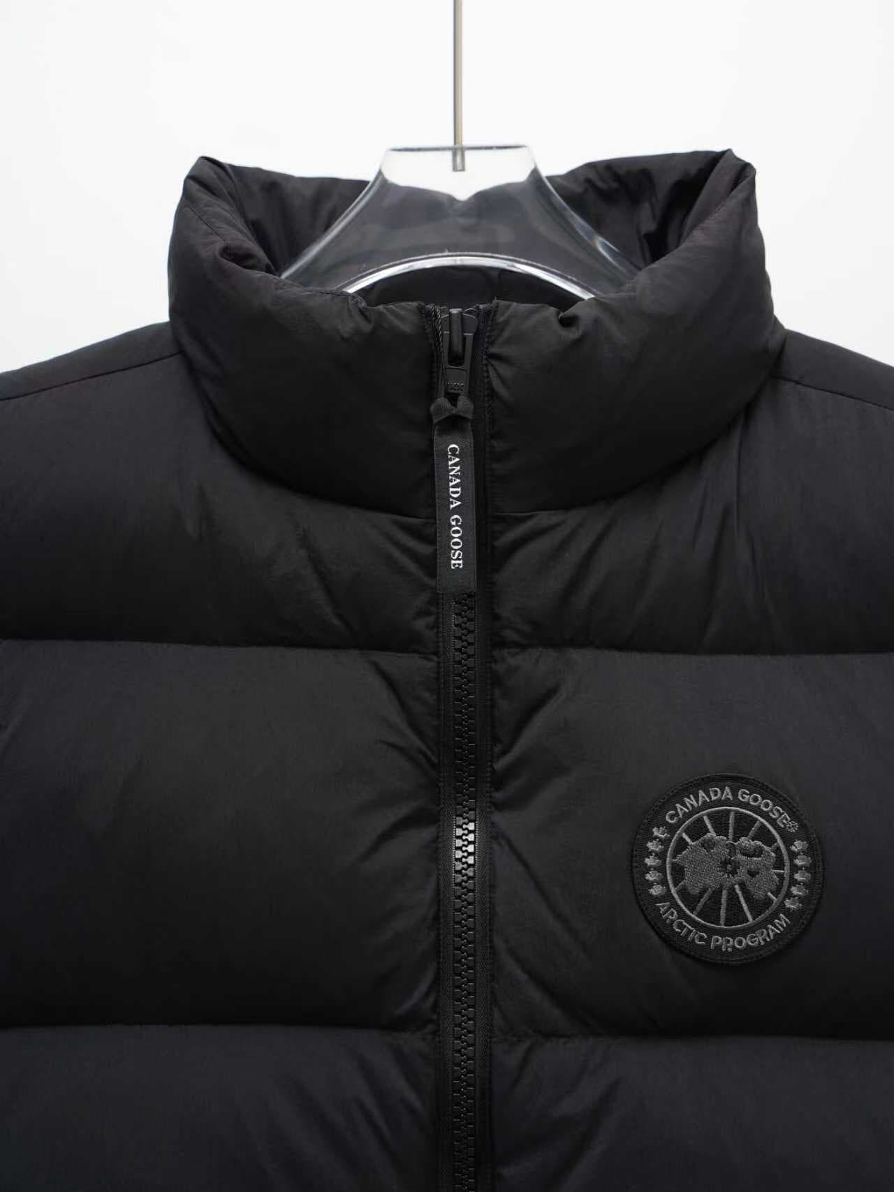 C11067 Canada Goose, Lawrence Down Vest (High Version) — image 2