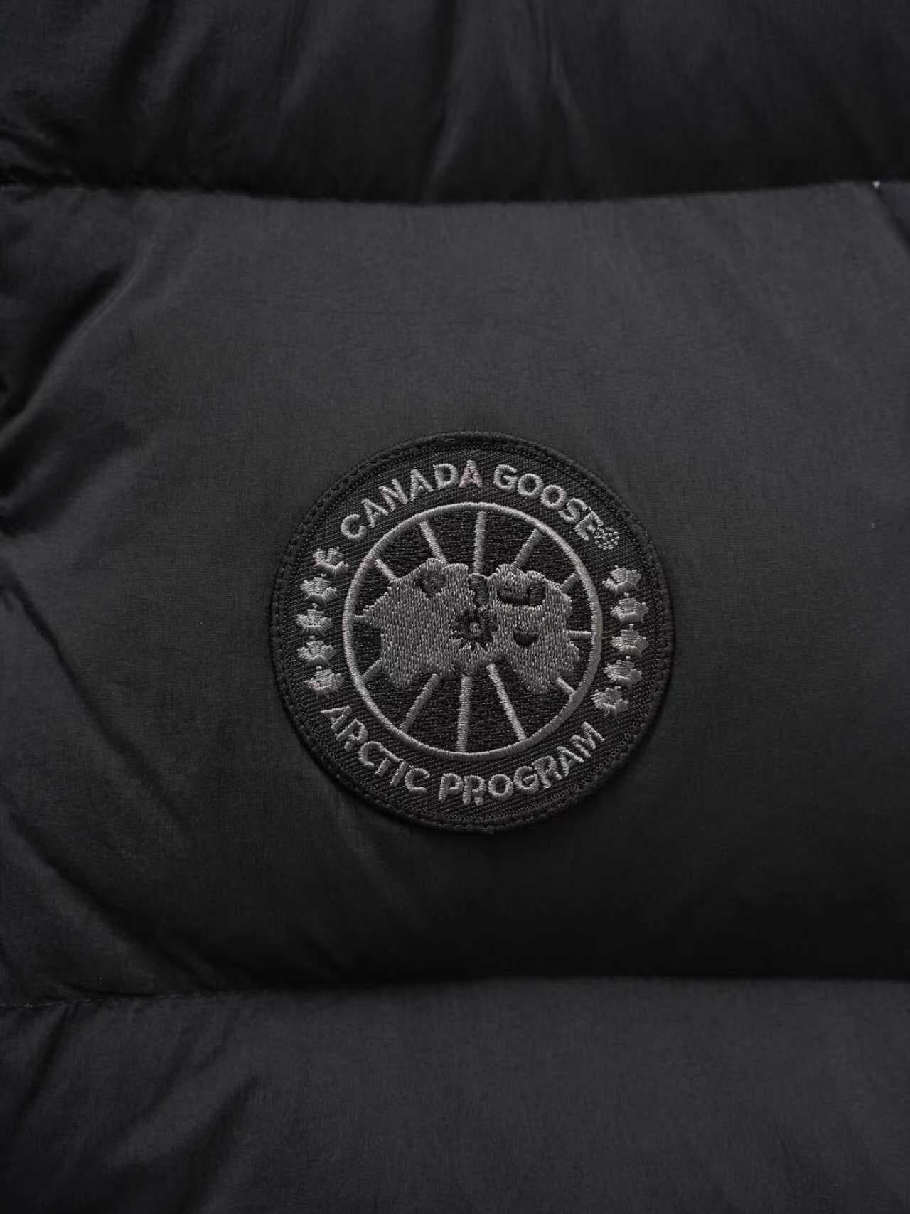 C11067 Canada Goose, Lawrence Down Vest (High Version) — image 3
