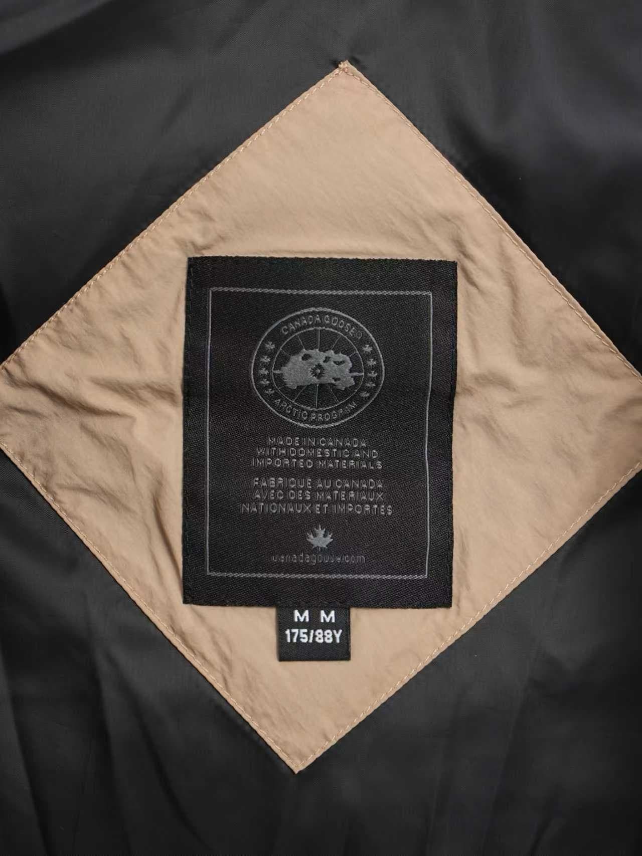 C11070 Canada Goose, Lawrence Down Vest (High Version) — image 7