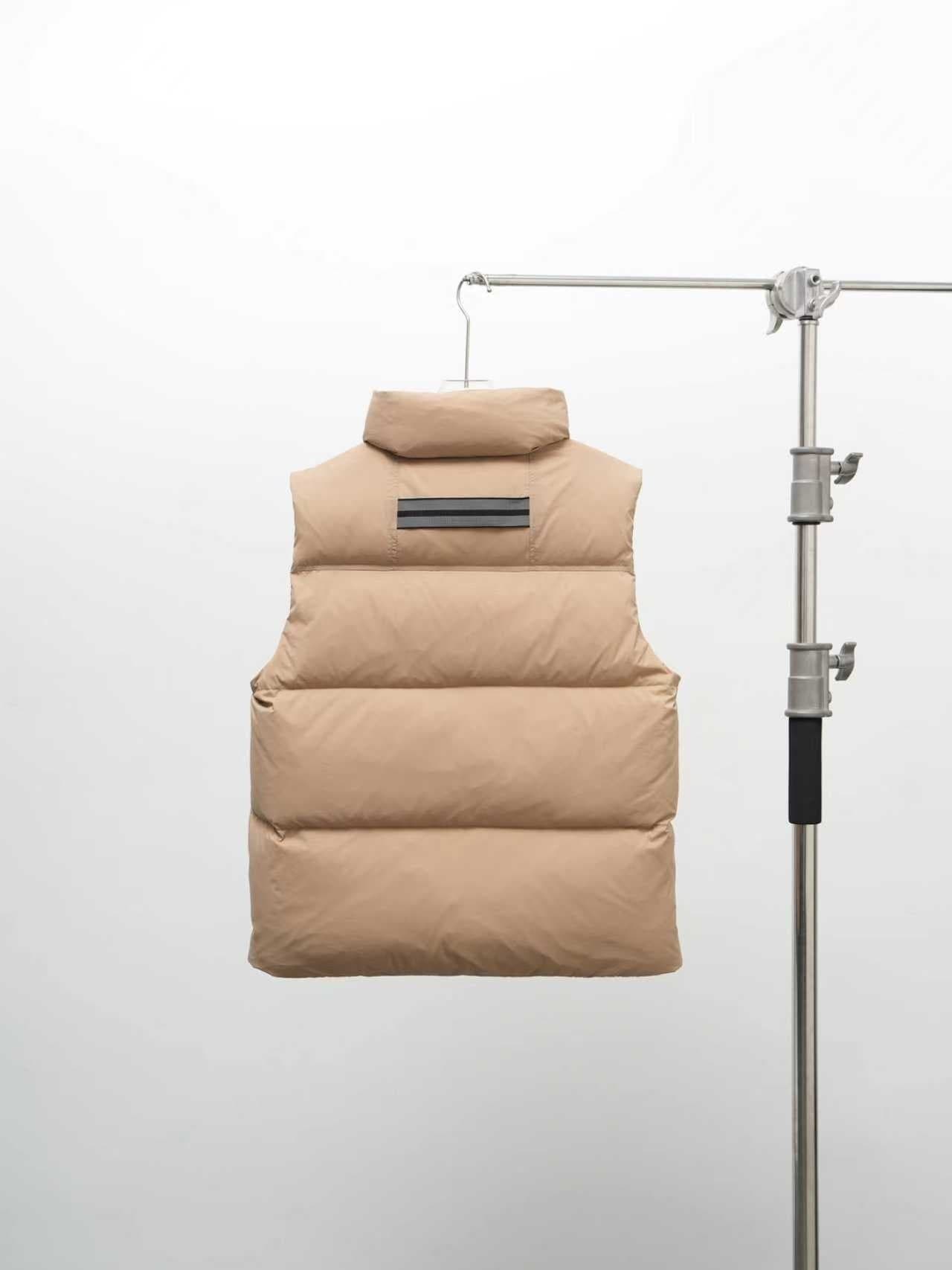 C11070 Canada Goose, Lawrence Down Vest (High Version) — image 6