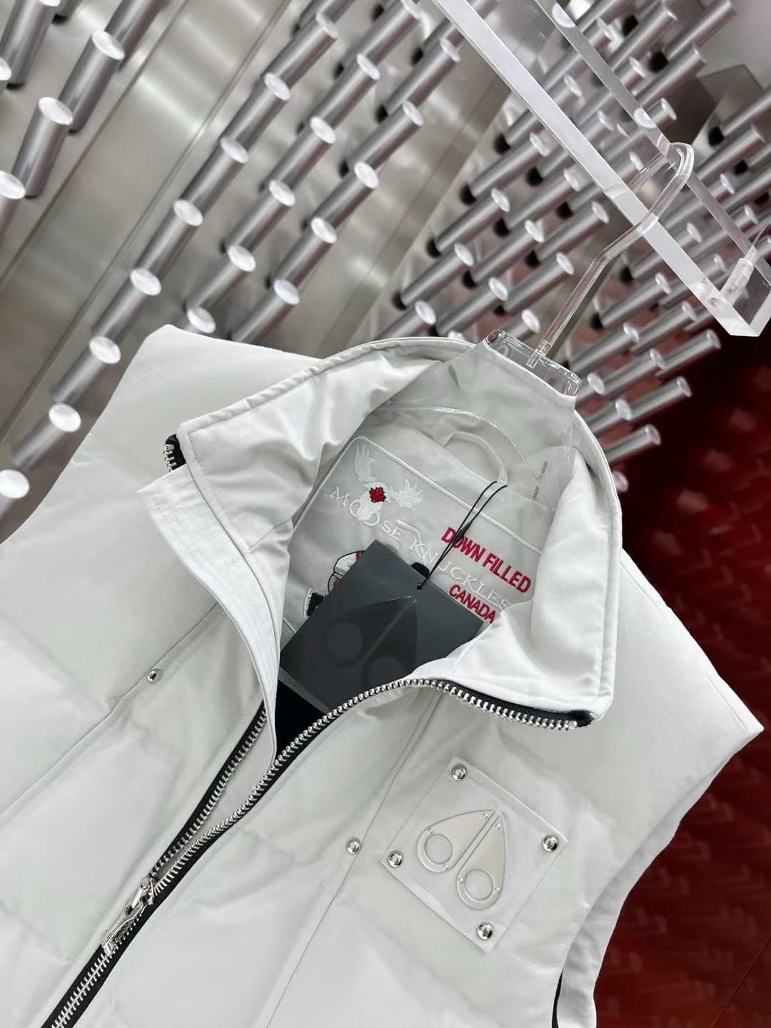C11081 The Canadian puffer jacket Moose Knules has always been regarded as the most warm down jacket. Influencers, internet stars, and celebrities often wear it in street photos. Yet, it still cannot escape its popularity – no matter how cold the days are — image 6