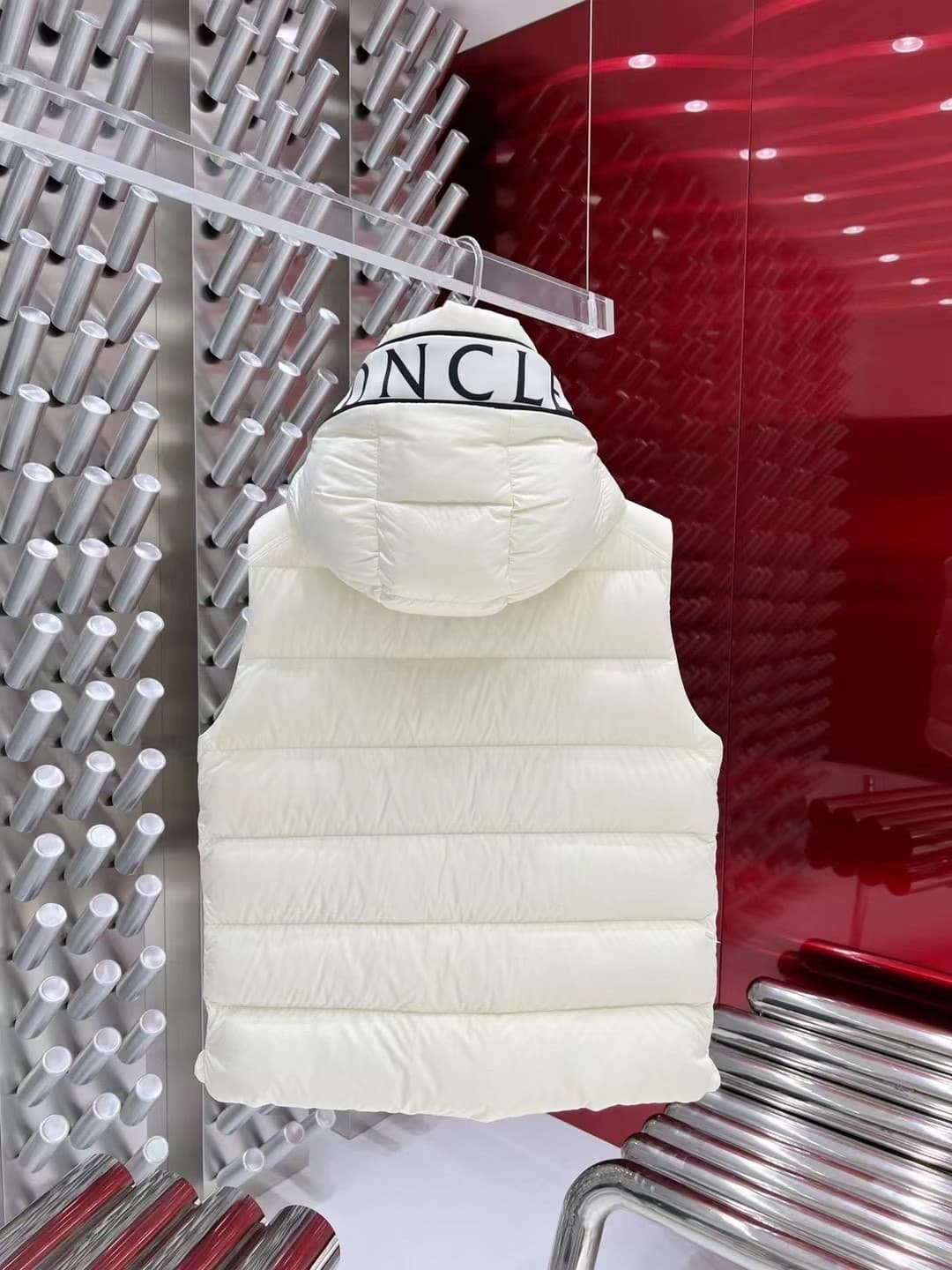 C11040 🇫🇷𝐌𝐎𝐍𝐂𝐋𝐄𝐑/Monggu連帽 down vest — image 7
