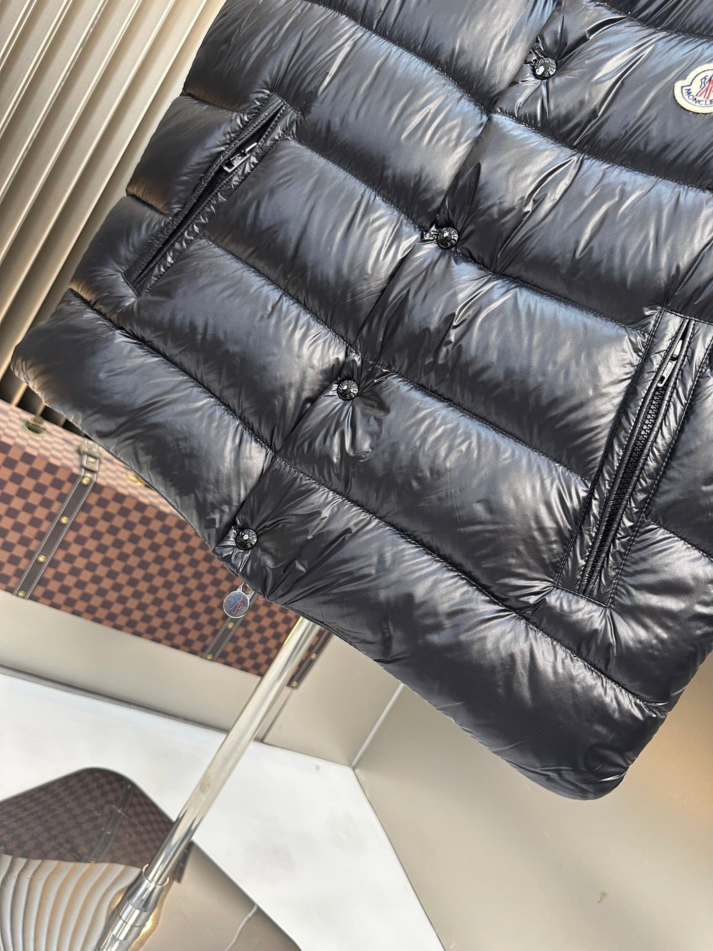 C11056 2025 New autumn/winter down vest 🆕 Original custom metal parts imported from abroad. Welcome to compare. Absolutely high quality. Made with top-tier 95 white duck down, extremely soft, with plenty of fluffy feathers. Superly elaborate design and ex — image 4