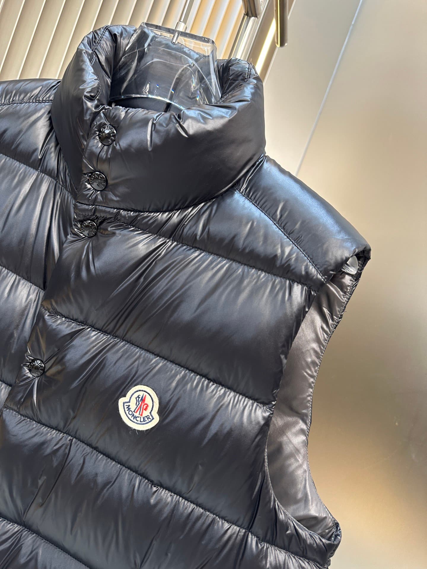 C11056 2025 New autumn/winter down vest 🆕 Original custom metal parts imported from abroad. Welcome to compare. Absolutely high quality. Made with top-tier 95 white duck down, extremely soft, with plenty of fluffy feathers. Superly elaborate design and ex — image 6