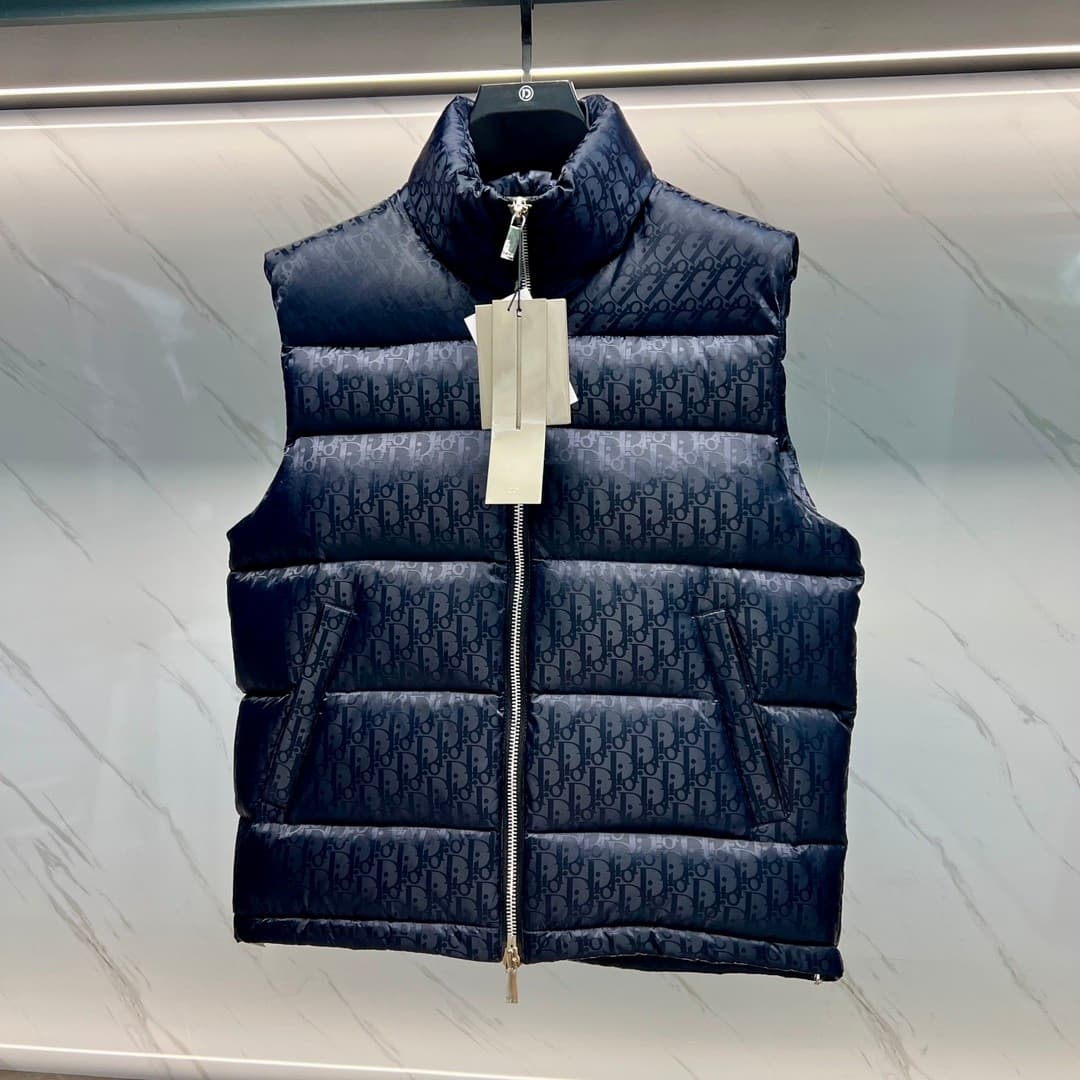 C11057 2025 new autumn/winter models 🆕 Down jackets. Original 1 and 1: custom metal accessories imported directly. Welcome to the store for comparison. Absolutely high quality. Made with top-quality 95 white duck down – ultra soft, fluffy and full of feat — image 2