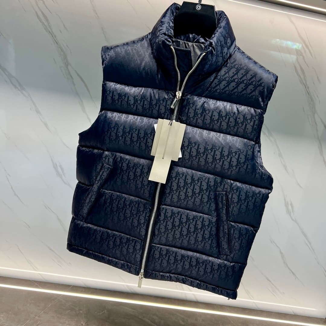 C11057 2025 new autumn/winter models 🆕 Down jackets. Original 1 and 1: custom metal accessories imported directly. Welcome to the store for comparison. Absolutely high quality. Made with top-quality 95 white duck down – ultra soft, fluffy and full of feat — image 4