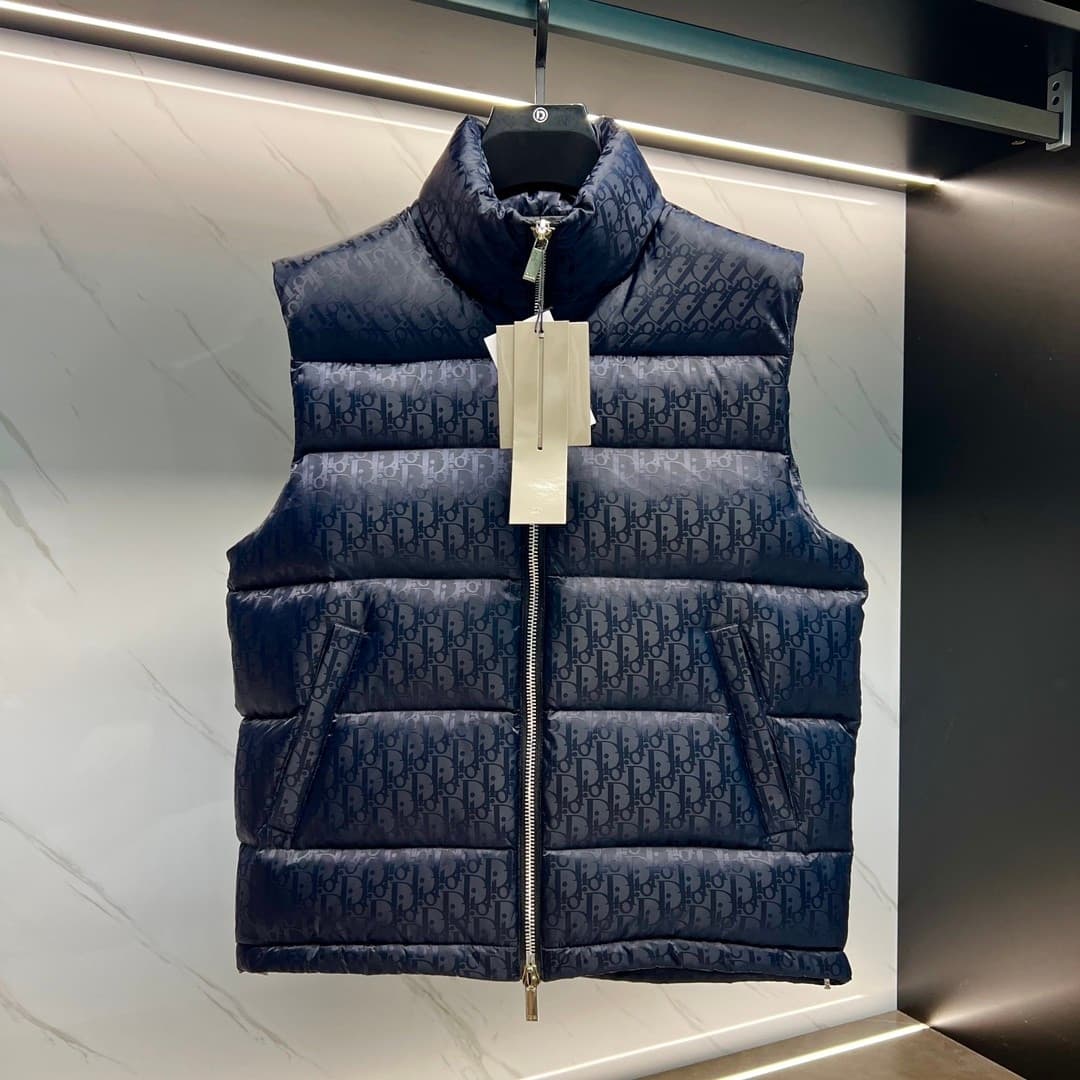 C11057 2025 new autumn/winter models 🆕 Down jackets. Original 1 and 1: custom metal accessories imported directly. Welcome to the store for comparison. Absolutely high quality. Made with top-quality 95 white duck down – ultra soft, fluffy and full of feat — image 3