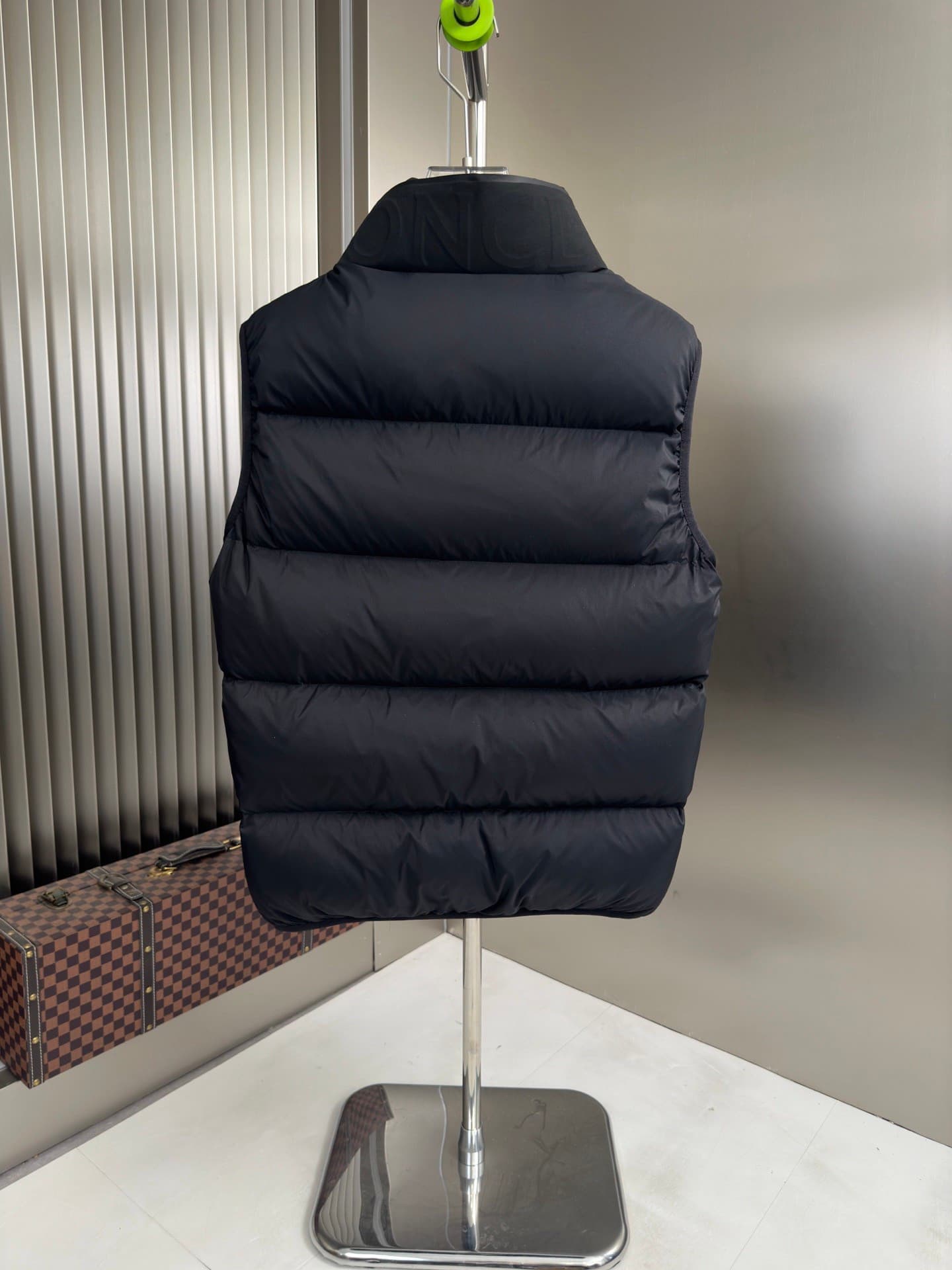 C11035 High-grade down⬆️ Moncler Guersac Men’s twill quilted hooded down vest (hood can be removed, also available as a stand-up collar vest). High-quality goosedown filling ➕ original replacement fabric ➕ original matching hardware. — image 6