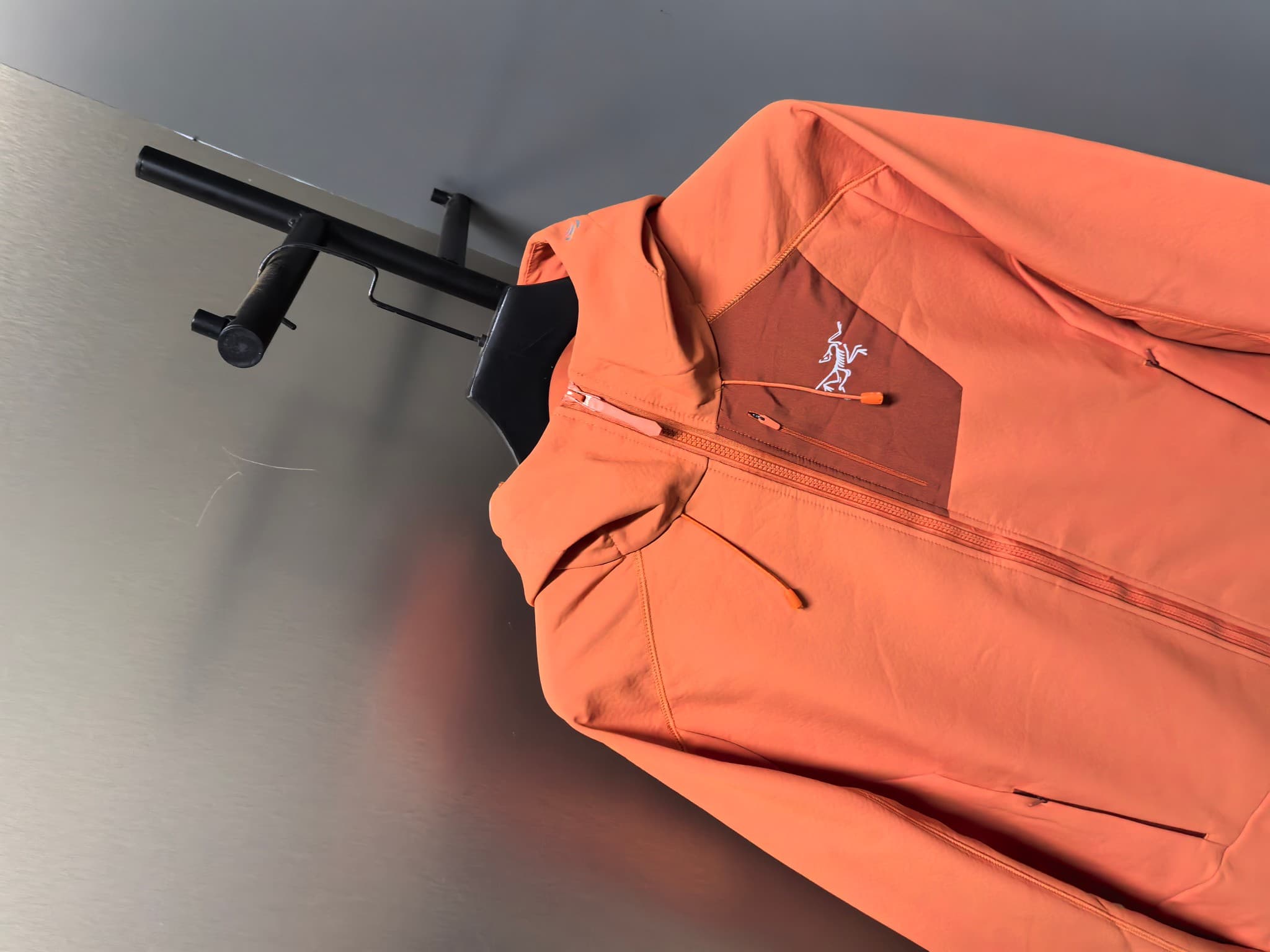 C12520 2026 latest model 【Top version】 New autumn/winter men’s clothing – soft-shell windproof and waterproof jacket! The cap with a logo print on the chest makes it a must-have item in any autumn/winter wardrobe. Classic, stylish cut – a perfect choice f — image 6