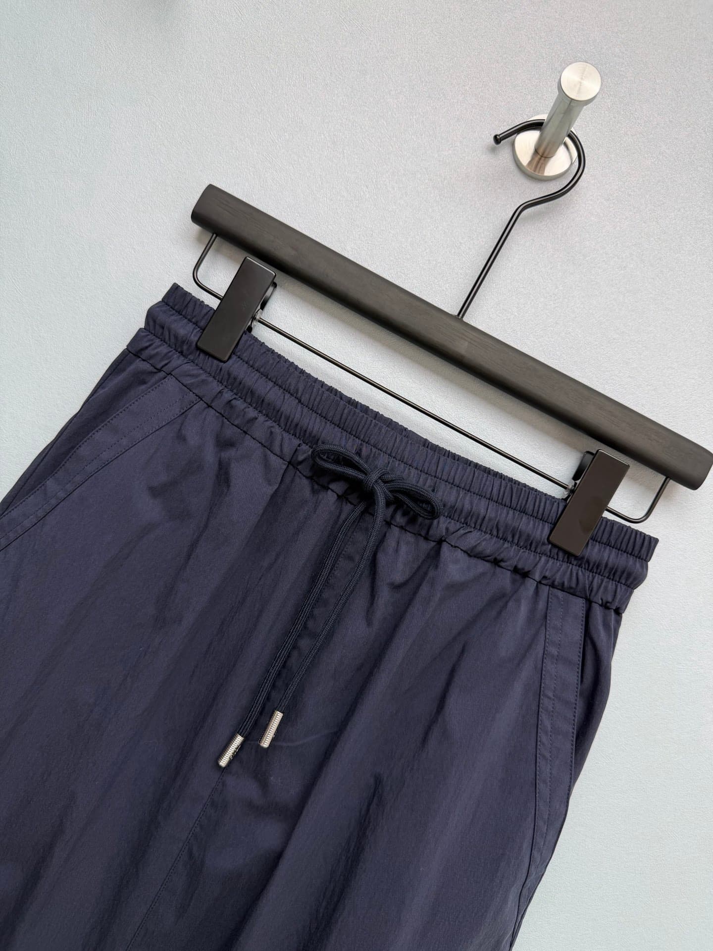 C18458 🔥🔥MIUMI*26 new vintage/retro workwear miniskirt! The MIU-style workwear miniskirt perfectly balances “coolness” and “girliness”. Made of quick-drying nylon fabric, it is extremely breathable in summer, wrinkle-resistant and easy to care for—no need — image 2